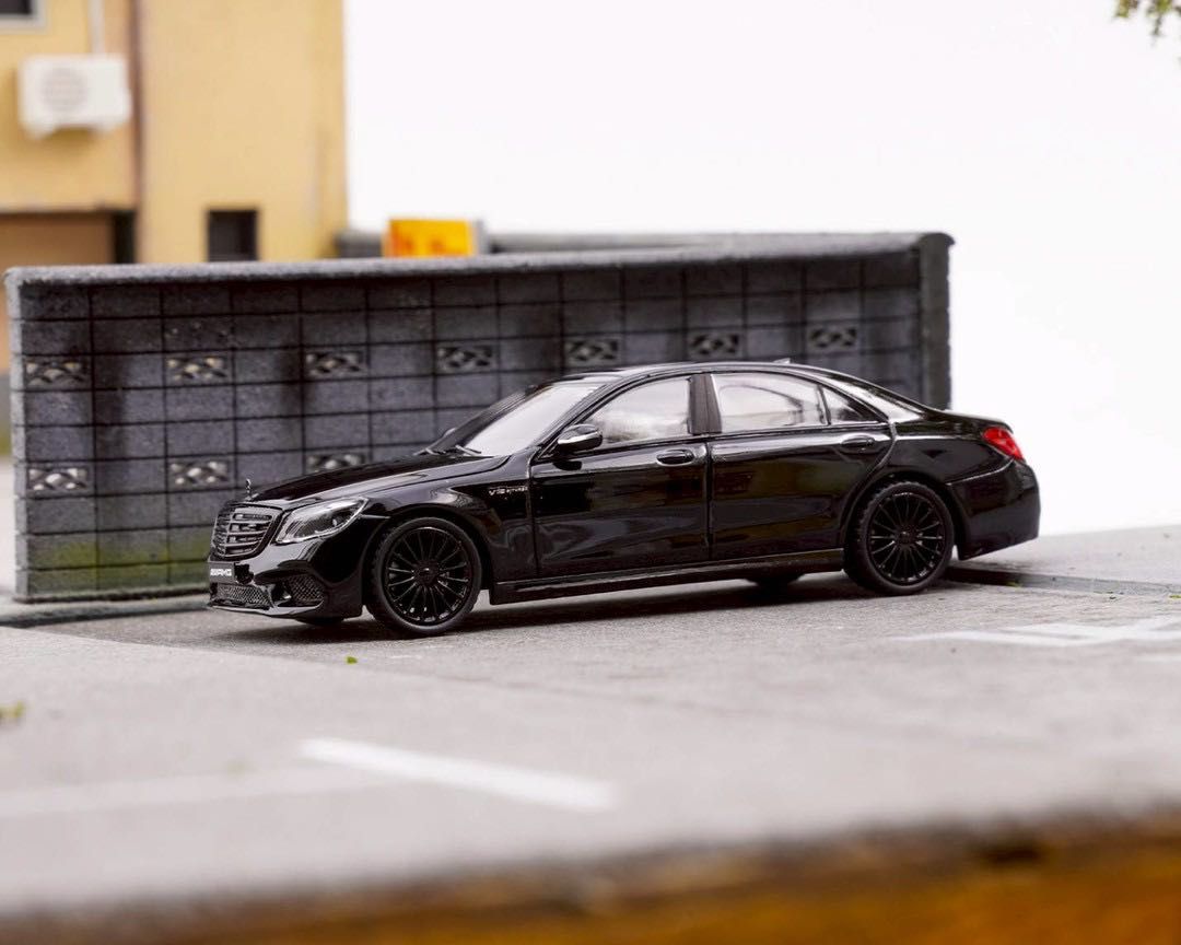 King Model 1/64 Mercedes Benz W222 AMG S65L V12 黑武士
