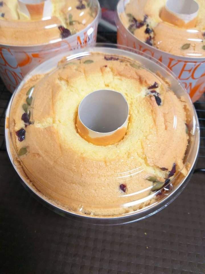 鳳梨鑫－雪綿布丁嫩蛋糕：布丁的材料做的蛋糕，製作目標是綿嫩而非Q彈，低油低糖的喔