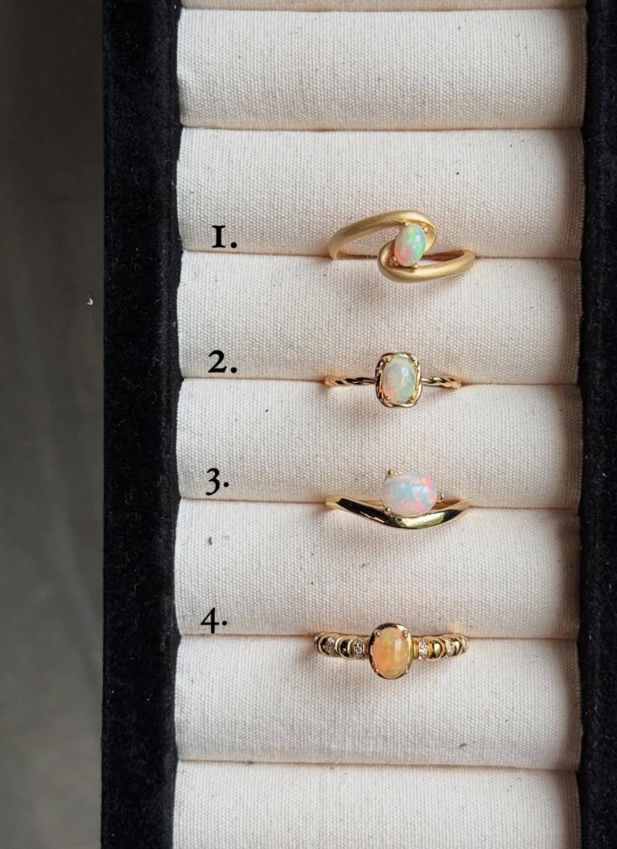 ⁂魔幻光彩/庫存老款，些微存放痕跡，超值特惠！