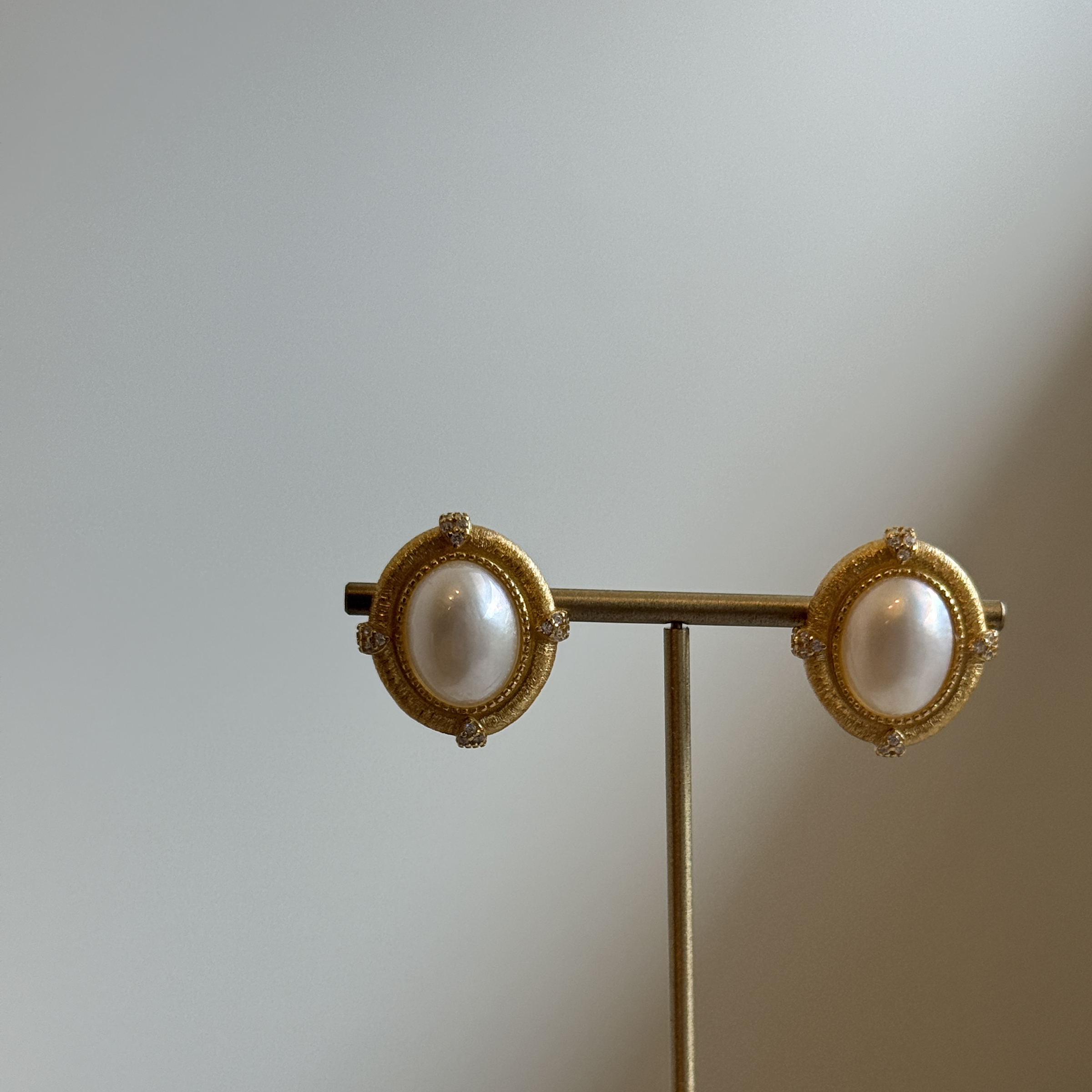 ⁂ 淡水馬貝 包鑲耳釘