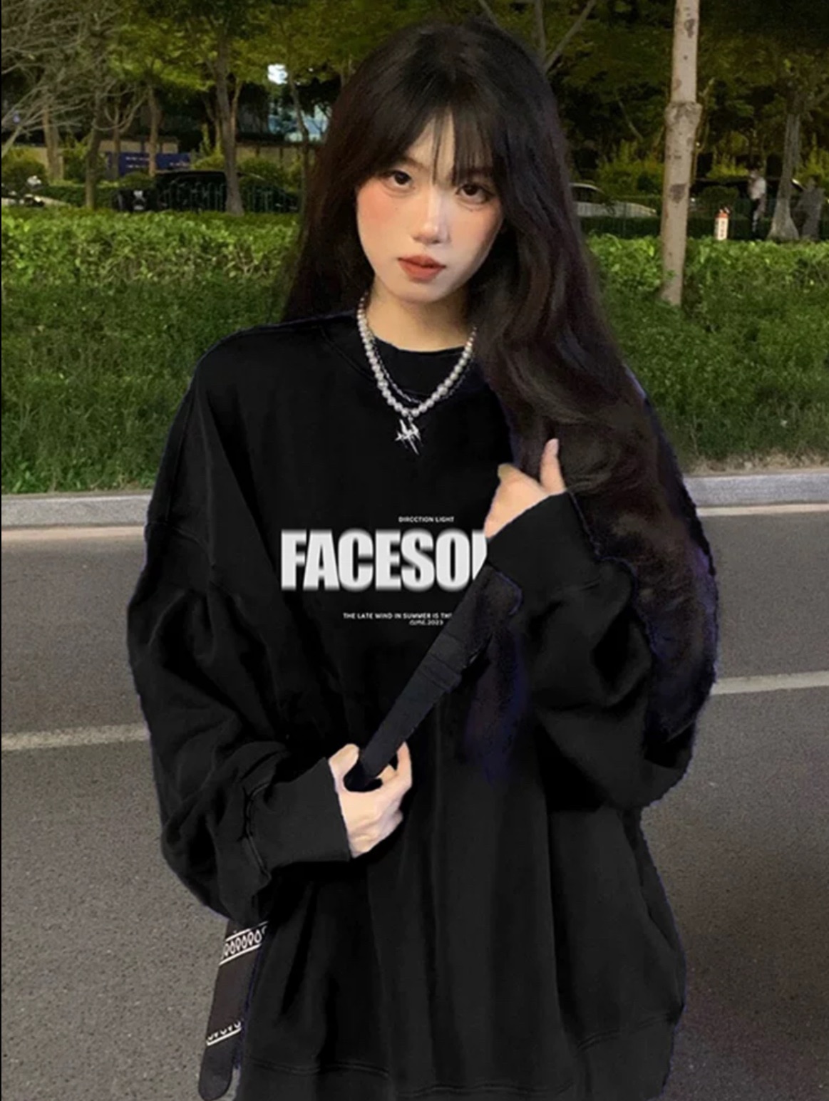 黑色寬鬆圓領衛衣