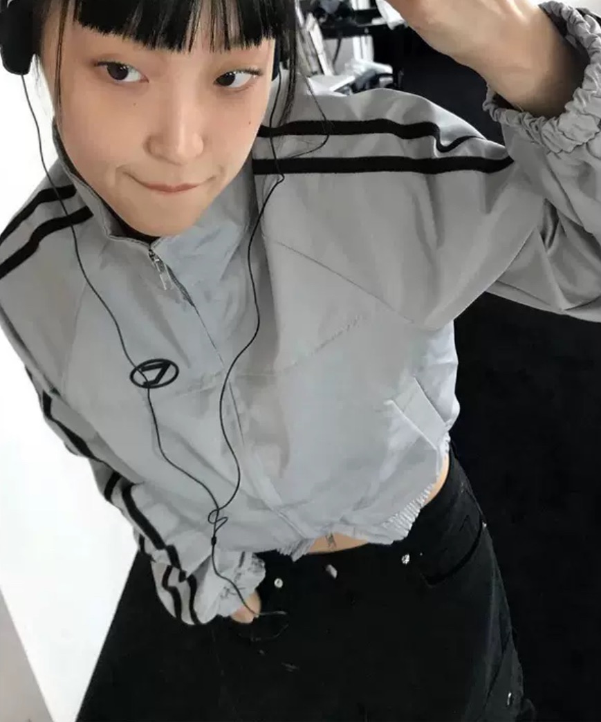 新款銀灰美式復古運動短板外套