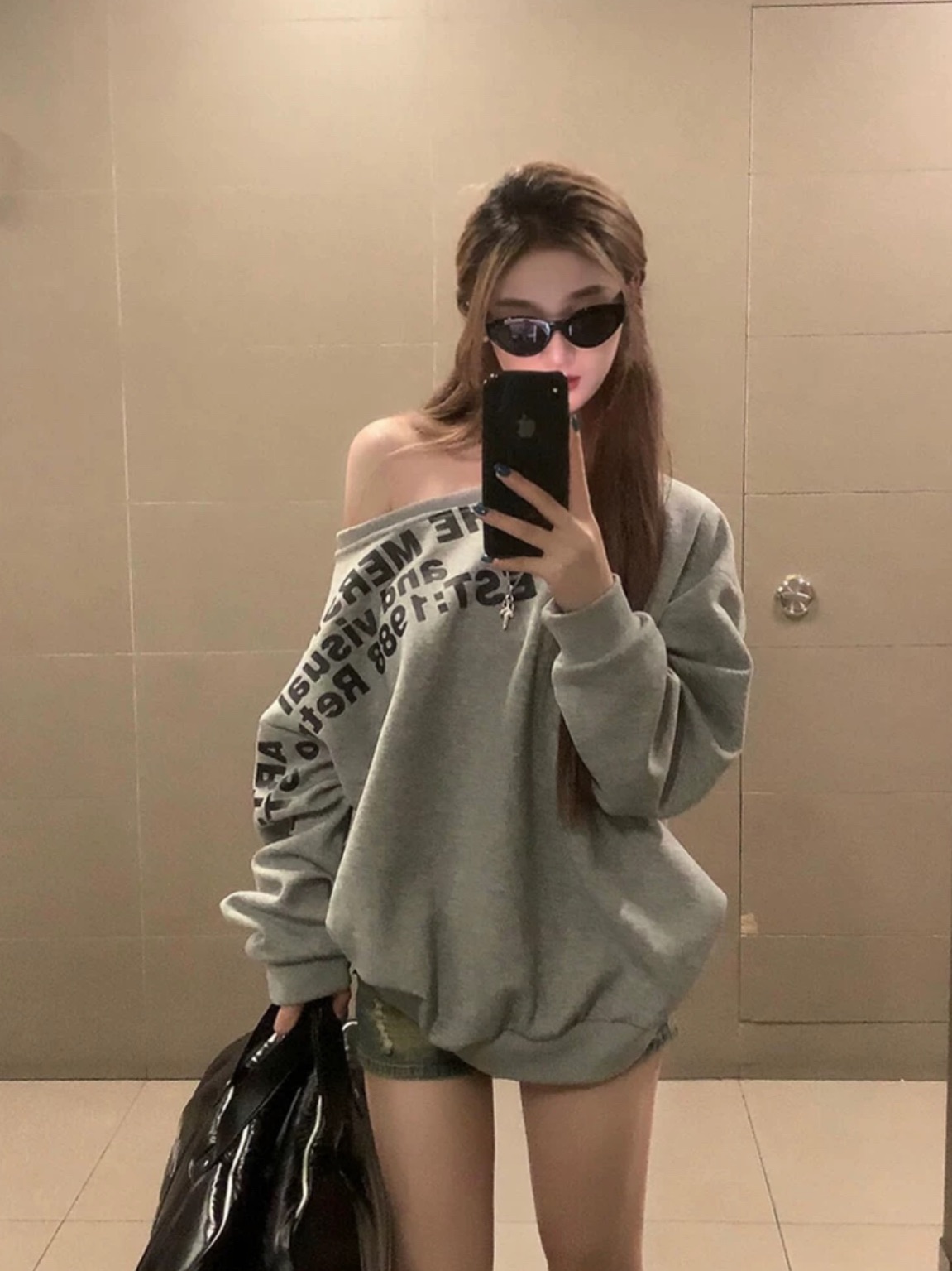 美式慵懶風露肩斜肩上衣