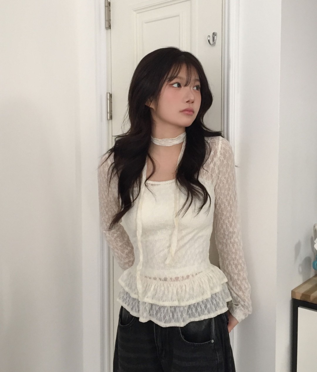 熱銷蕾絲荷葉邊小裙擺長袖上衣