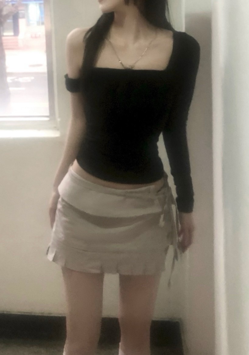 不對稱袖子薄上衣