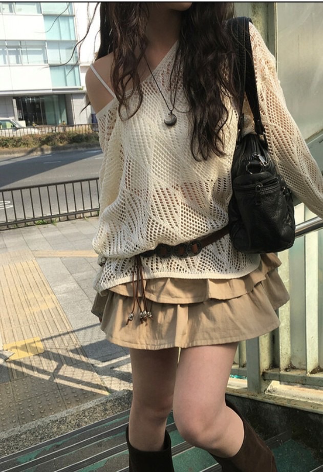 斜肩洞洞上衣+吊帶內衣+腰帶set