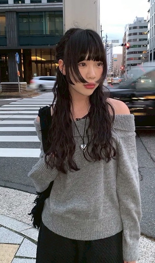 Anyonemore蕾絲吊帶假兩件一字肩毛衣