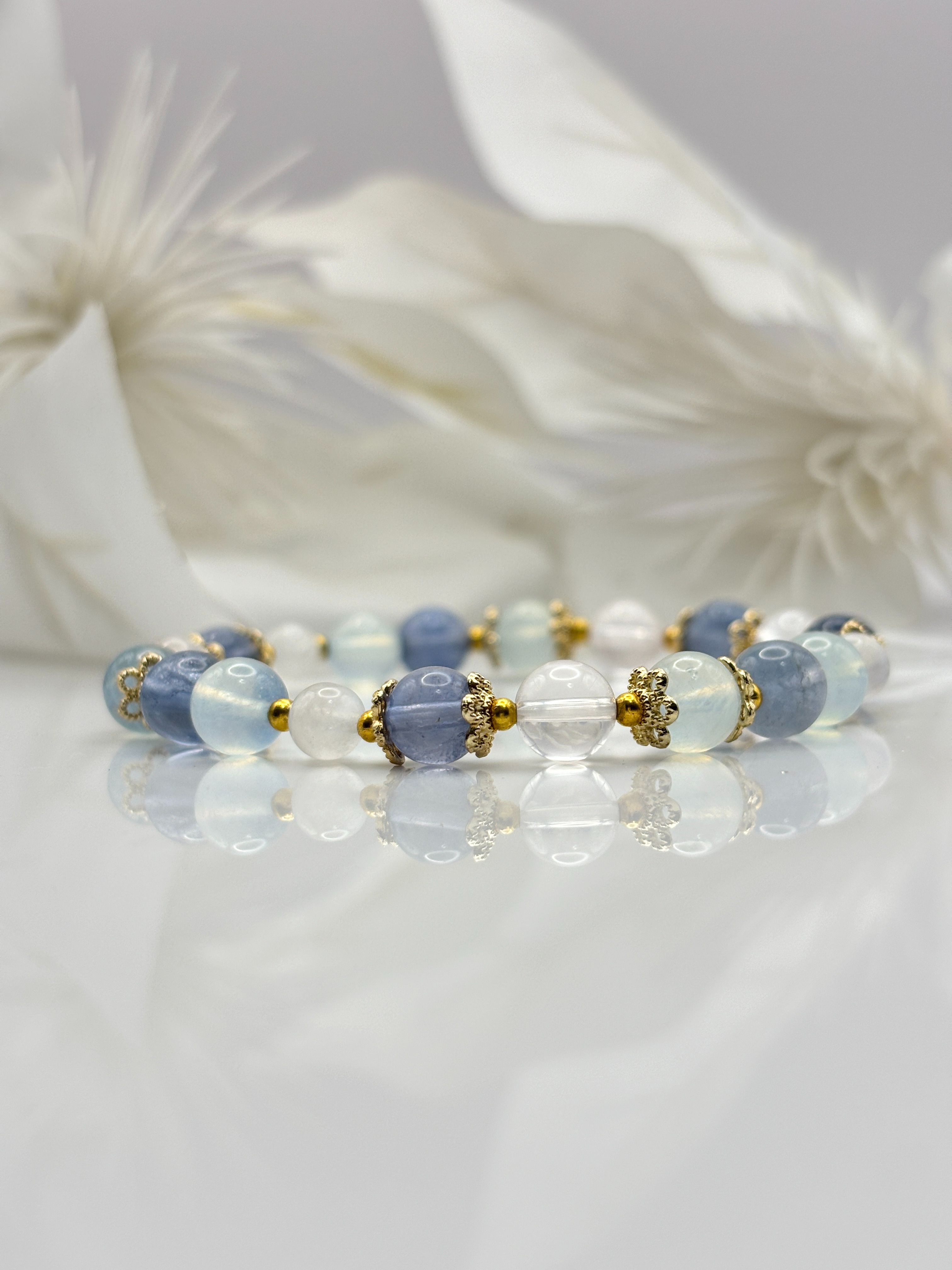 A moment 💫星夜織語｜雙魚座守護石｜敏感、浪漫、有同情心｜藍螢石｜藍月光｜海藍寶｜粉晶｜水晶手鏈手串設計