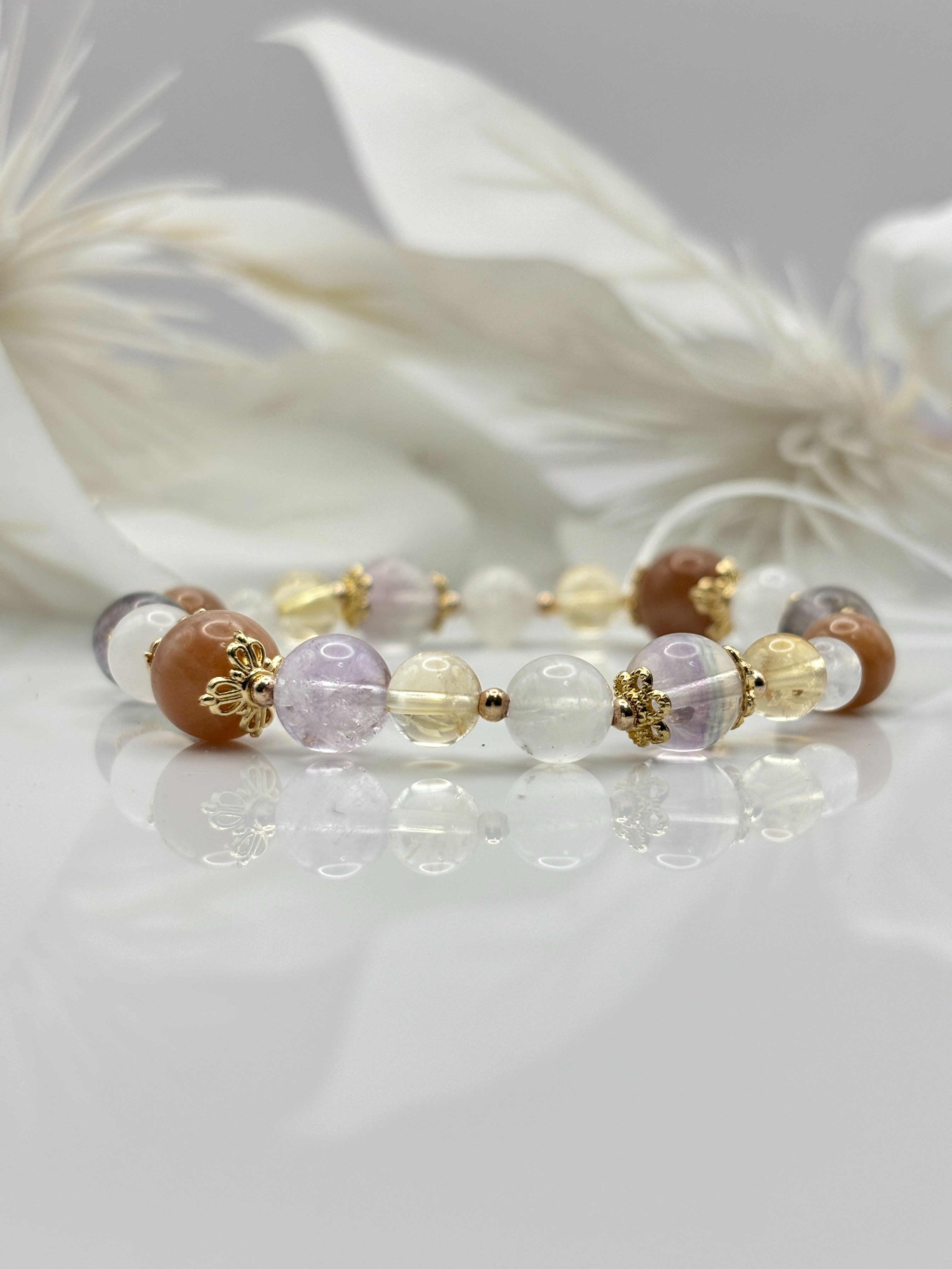 A moment 💫星夜織語｜獅子座守護石｜自信、領導力｜太陽骨幹｜螢石｜橙月光｜藍月光｜黃水晶｜奶白晶｜薰衣草紫水晶