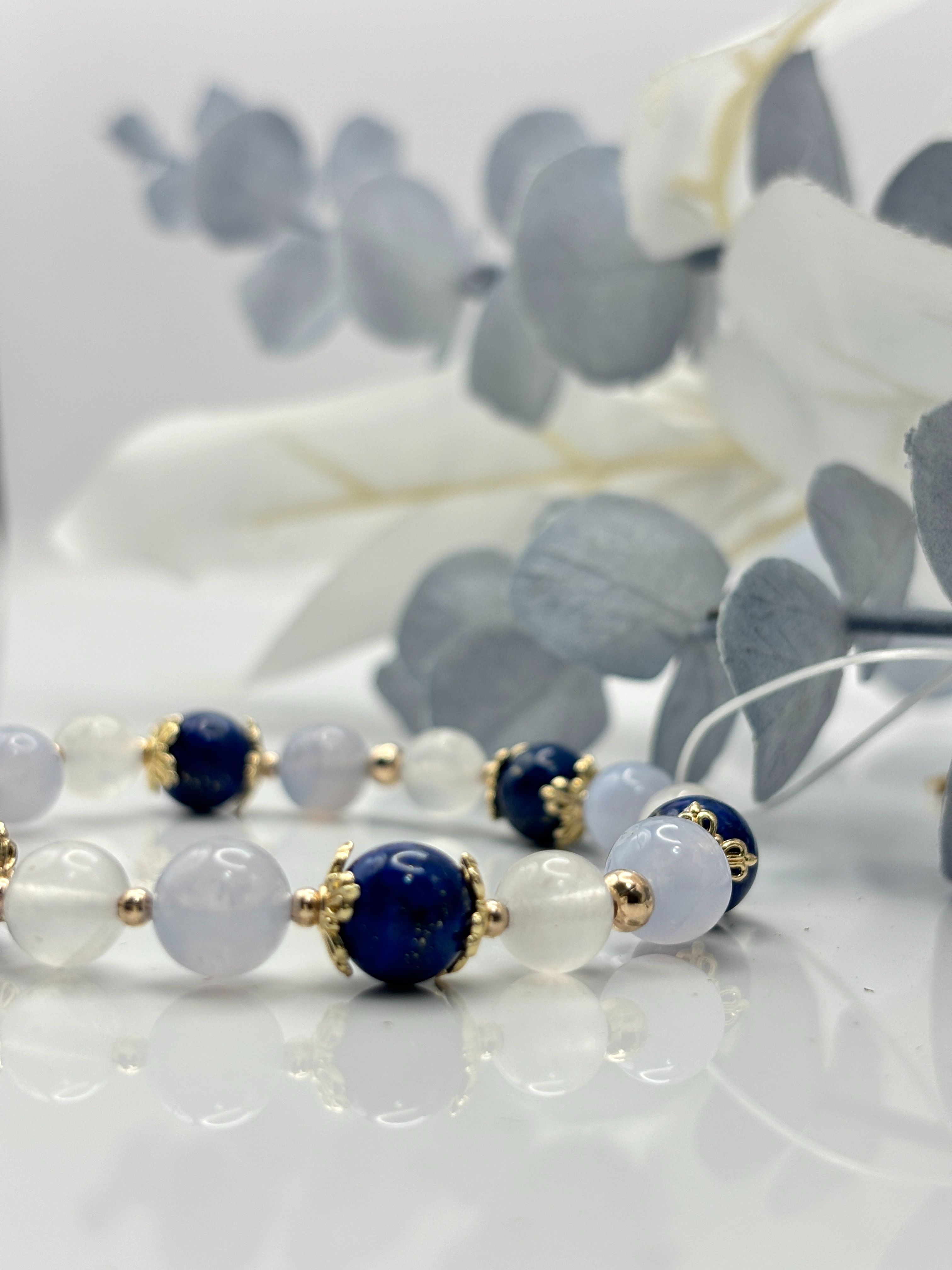 A moment 💫星夜織語｜天秤座守護石｜平衡、美感、公平公正｜藍紋瑪瑙｜青金石｜奶白晶｜水晶手鏈手串設計
