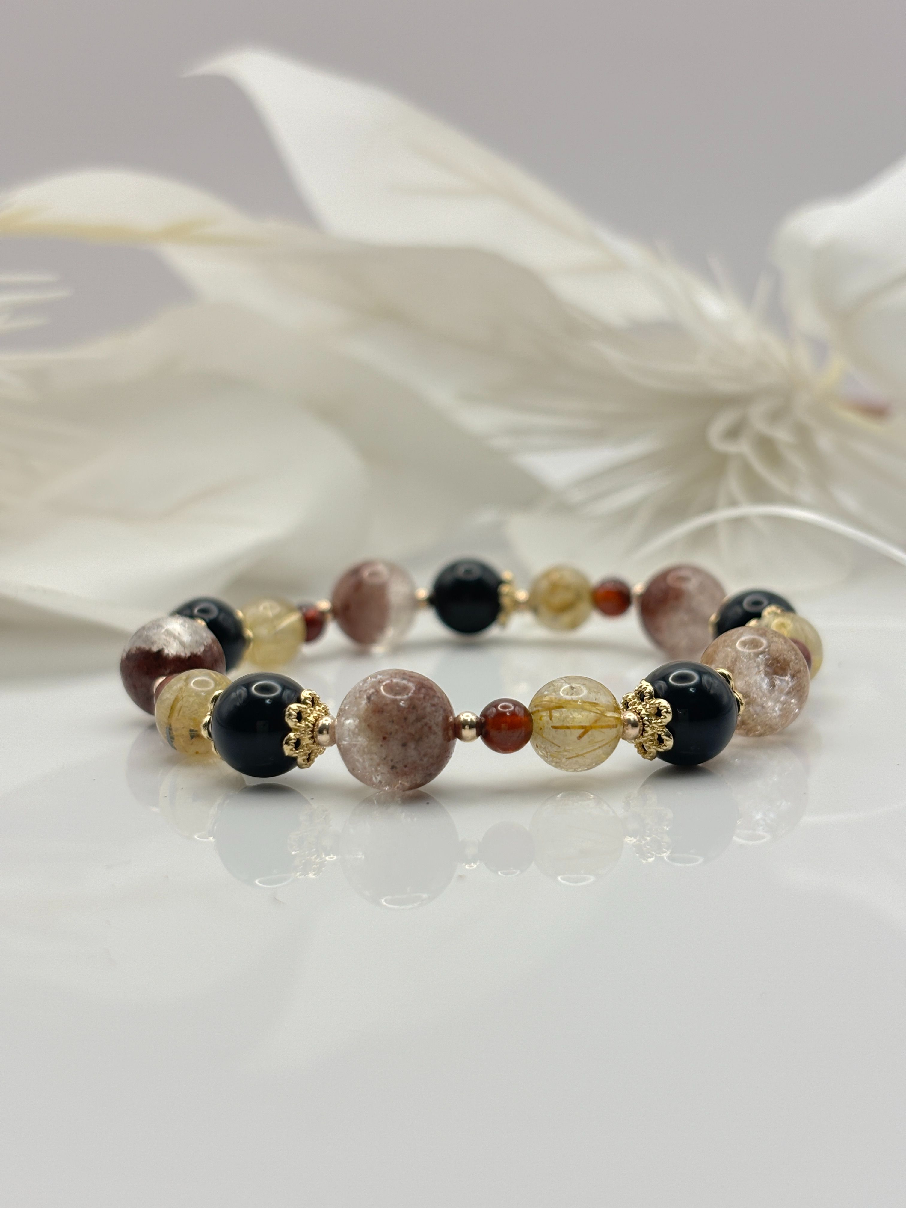 A moment 💫星夜織語｜天蠍座守護石｜神秘、熱情、自主性｜黑曜石｜紅幽靈｜鈦晶｜橙石榴石｜水晶手鏈手串設計