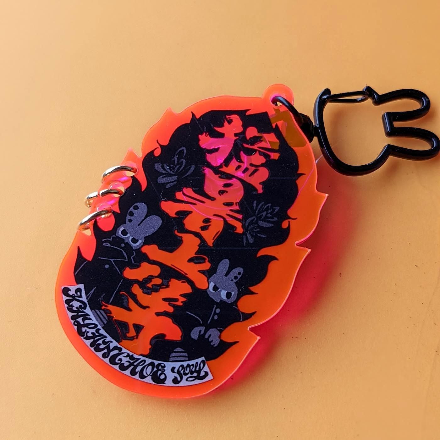 【猛暑上等】螢光紅壓克力吊飾