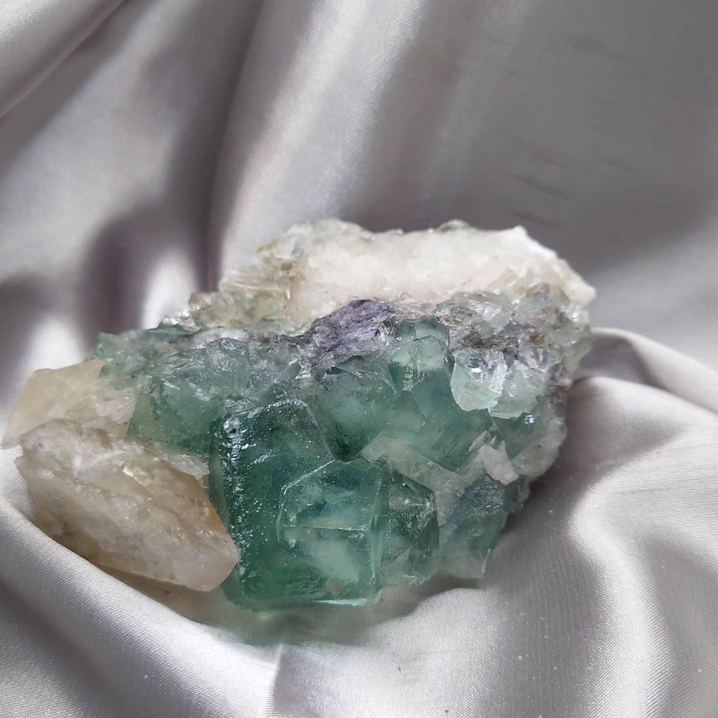 綠螢石礦標 無母岩 9cm+ （點圖看描述跟更多照片）