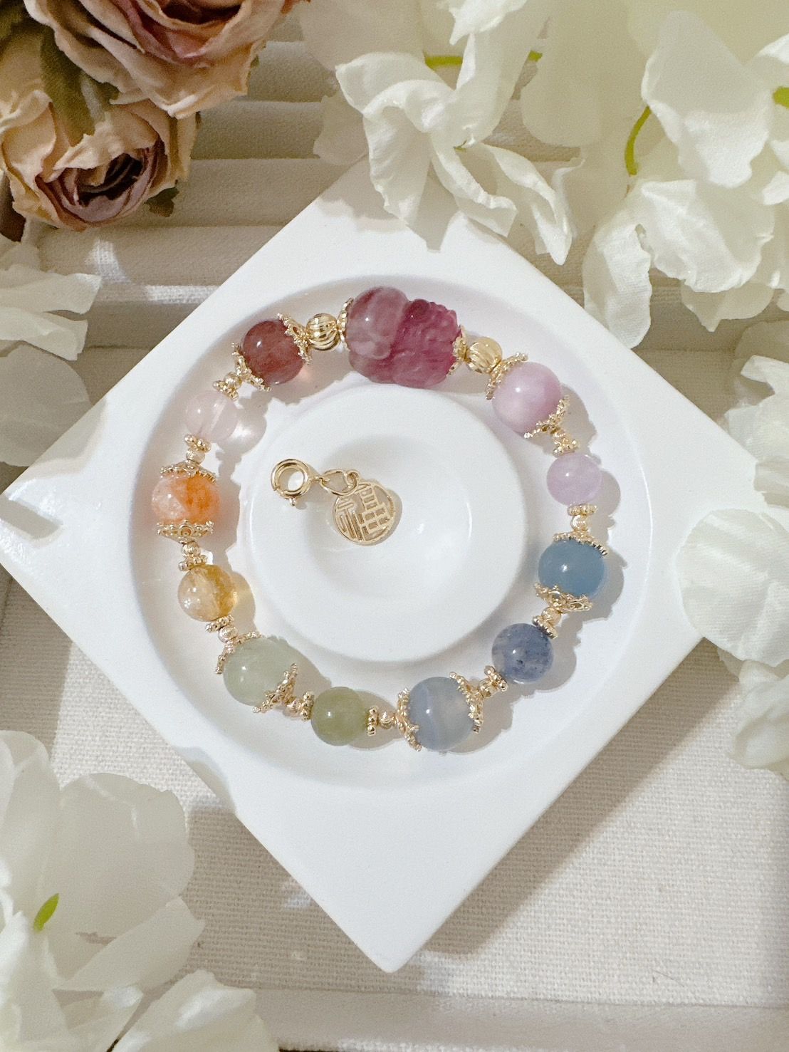 香緹石光✿天然石手作飾品  ꙳⋆° . 招財納福 _ 七脈輪款 ✧⭒.꙳l紫螢石 l草莓晶 l星光粉晶 l紅膠花