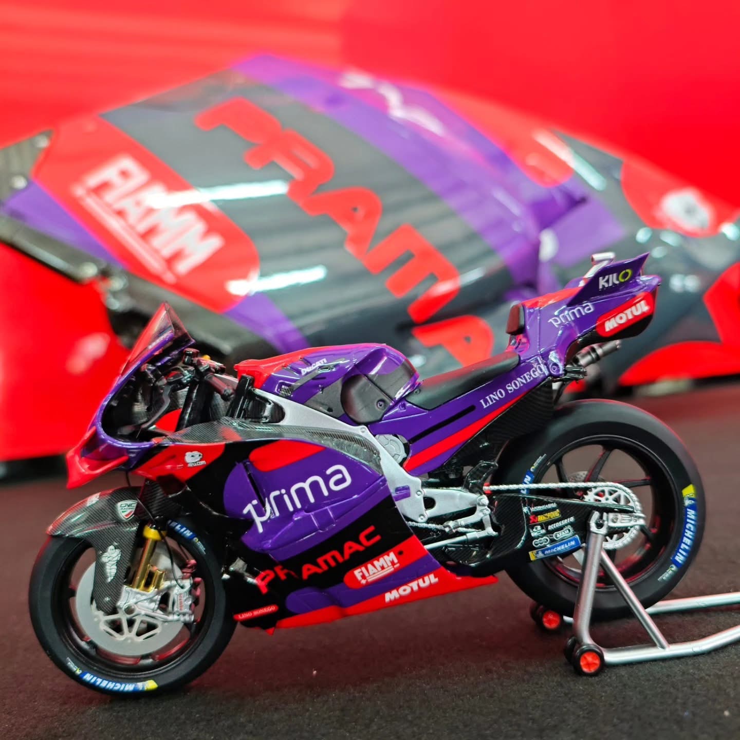 KILO work 1/12官方廠車模型