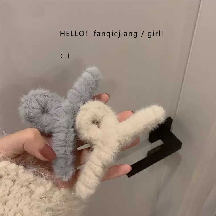 全新✨毛毛髮夾 可立刻出貨