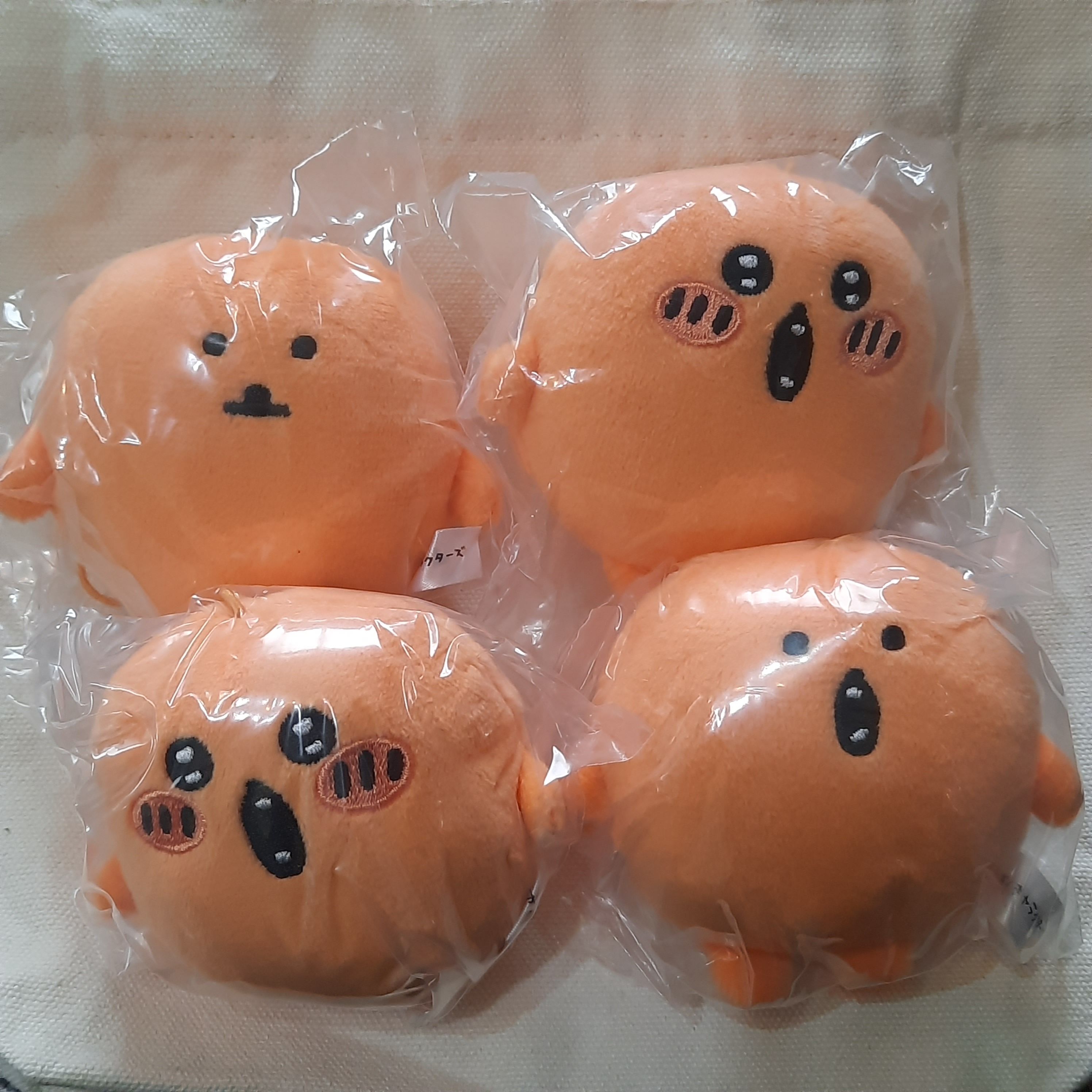 可樂餅扭蛋娃（都兩隻一組出）