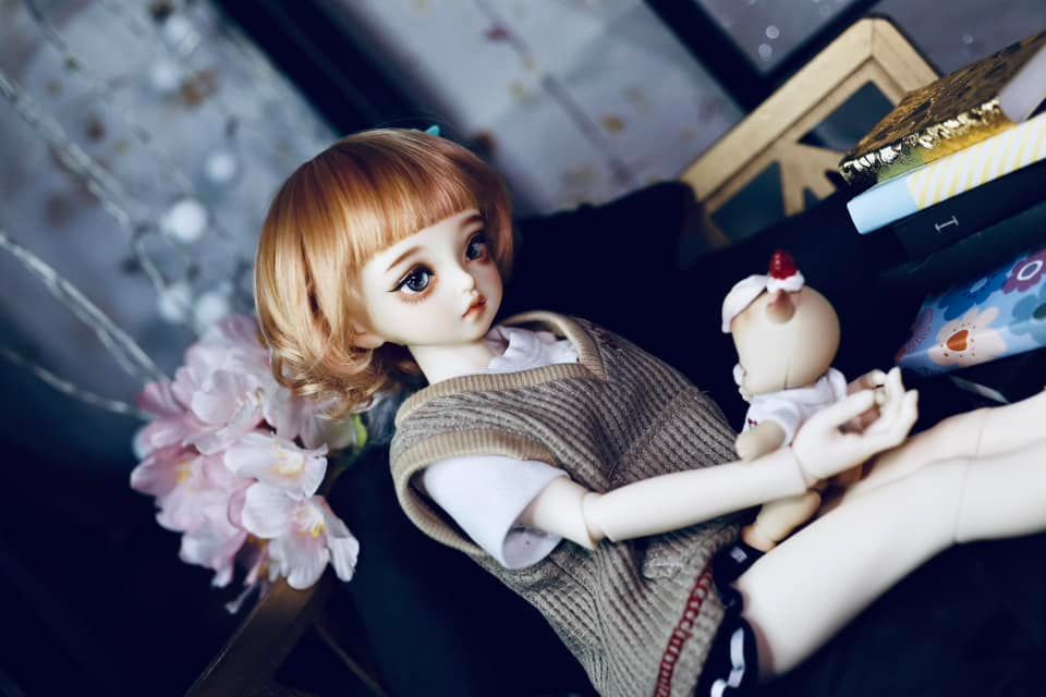 日常風景＿繡字鬆格背心/印花袋飾白Ｔ單品