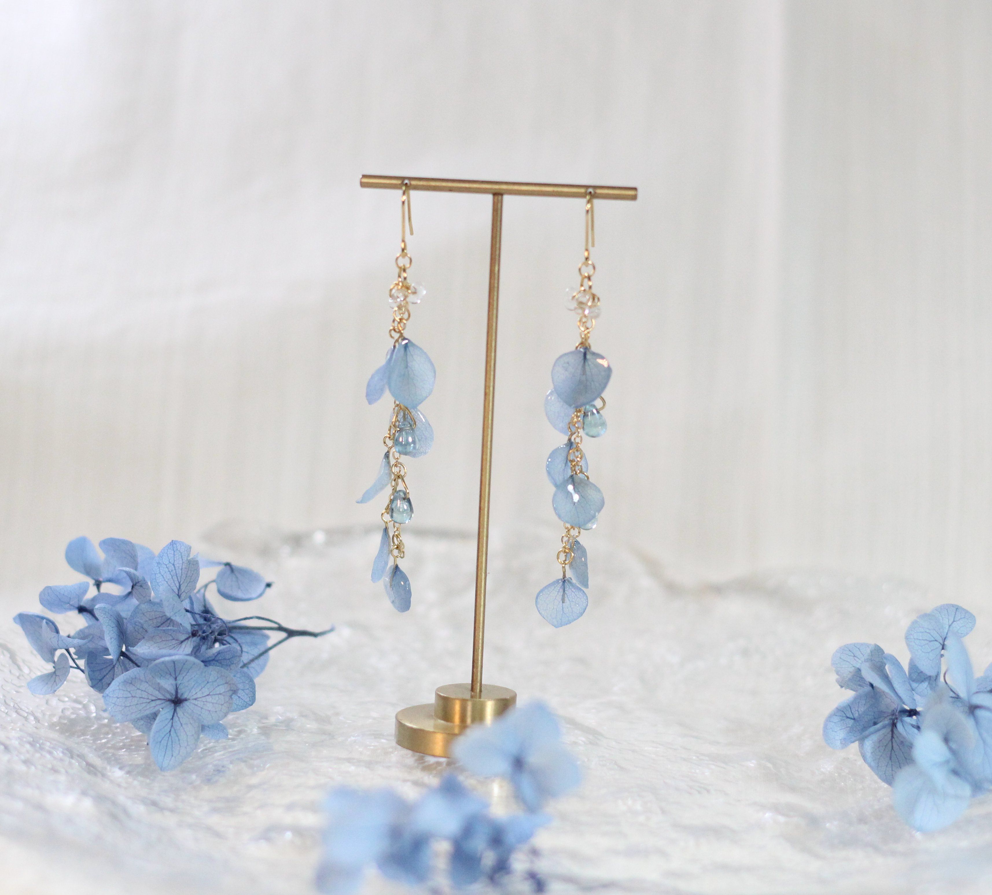 灰藍色 繡球耳環- 日本水滴珠