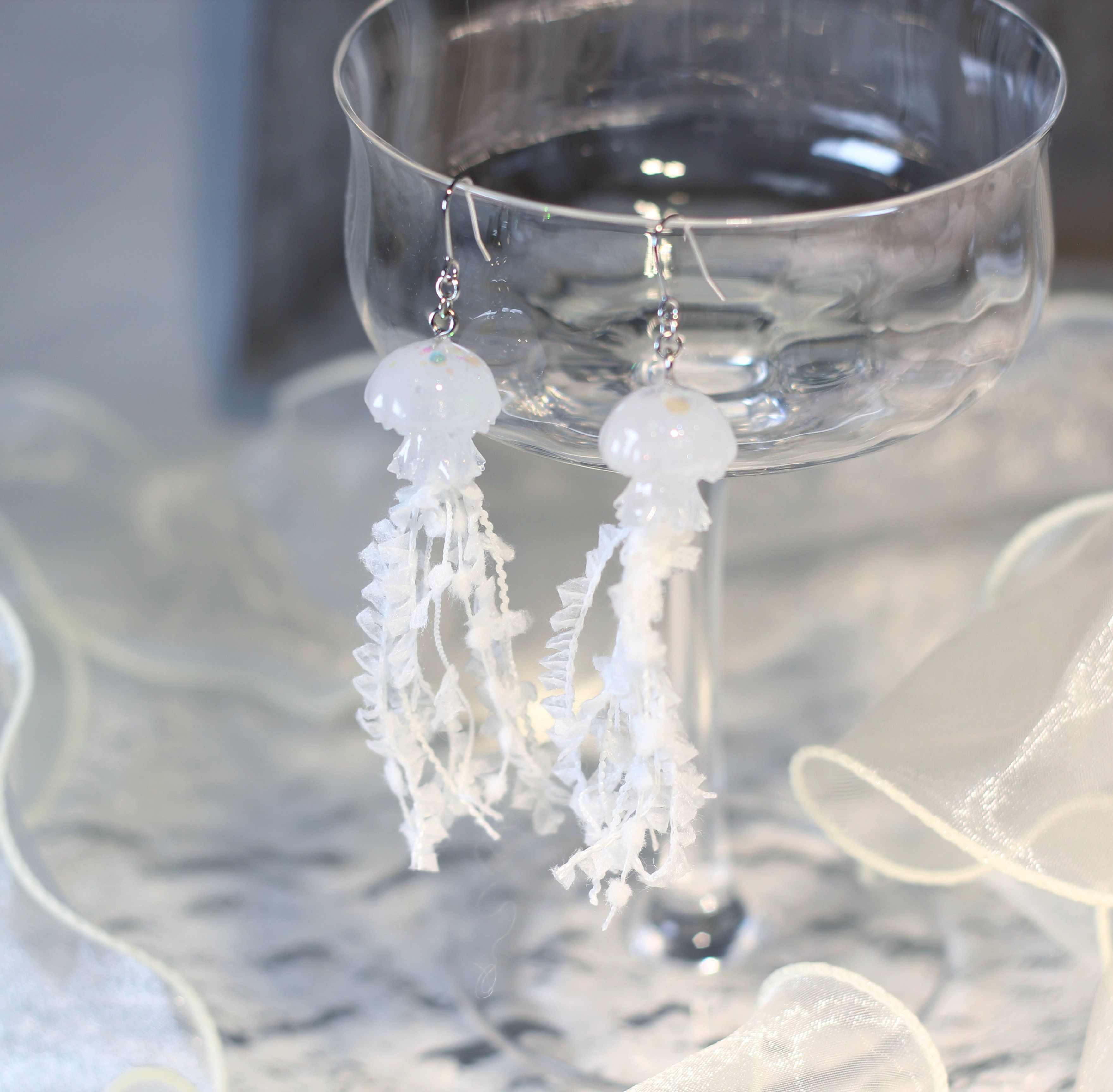 🤍 雲霧白 水母造型手作耳環