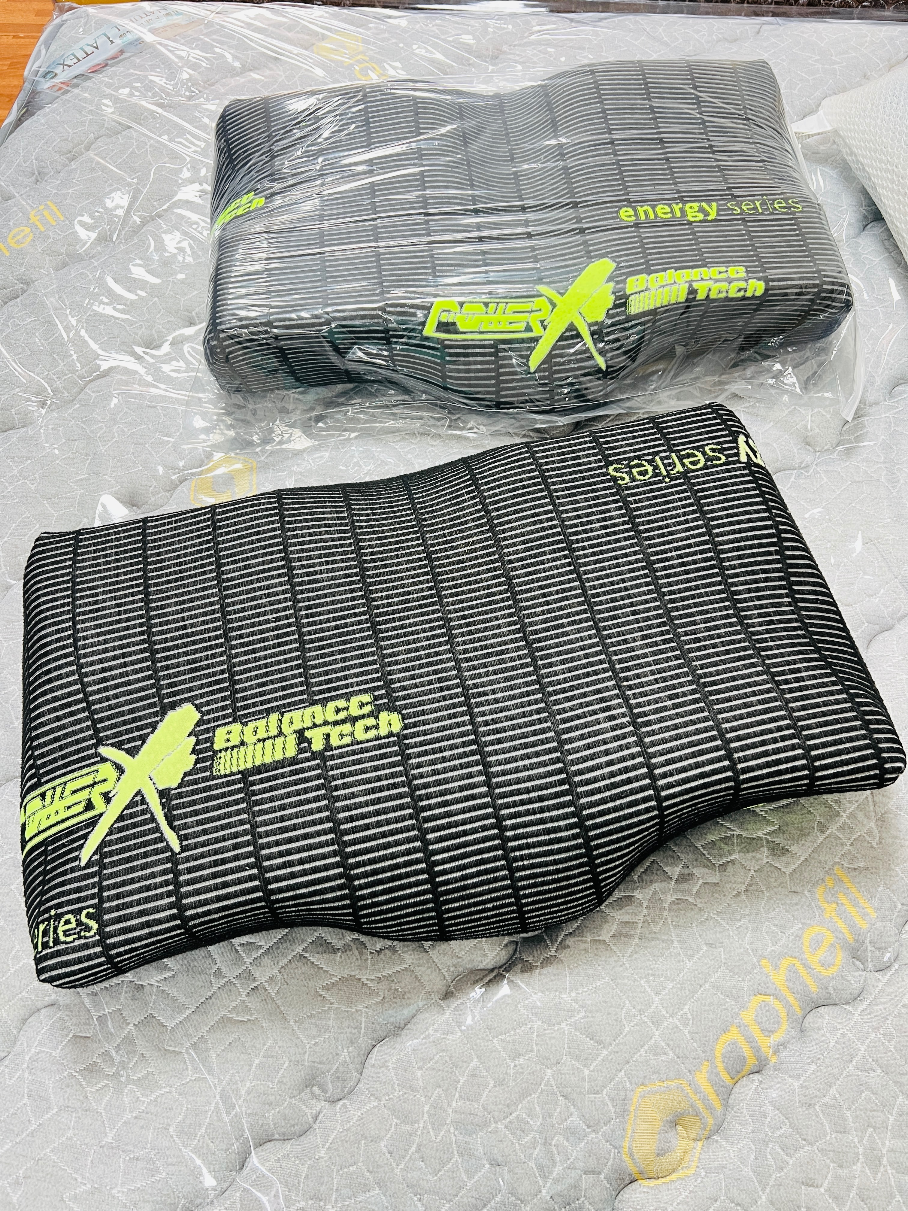 台灣製造🇹🇼石墨烯紅外線高密度人體工學枕