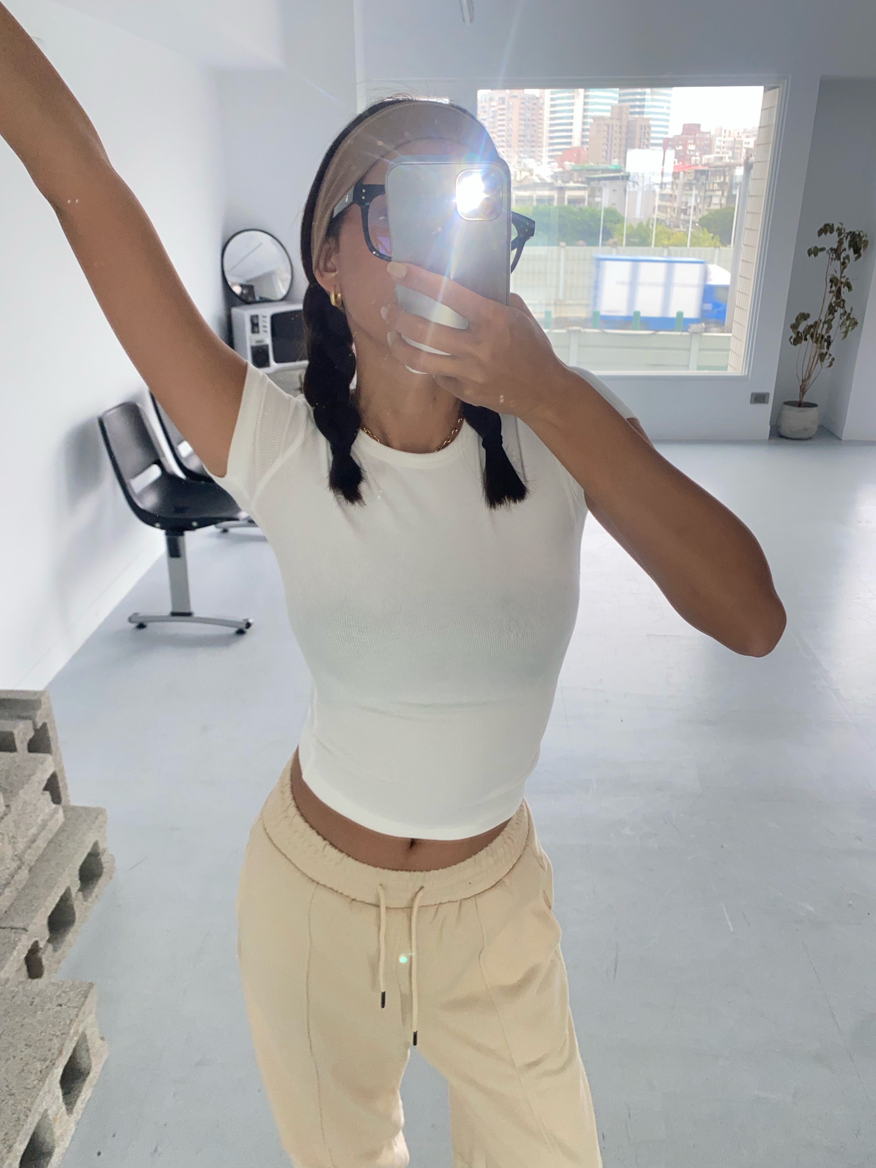 辣妹人手一件的基本款彈力修身上衣😎/3色