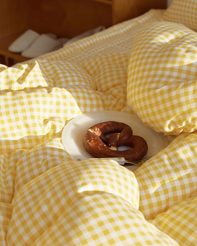 品牌特賣特價款 - 厚款四季被 香蕉黃格紋