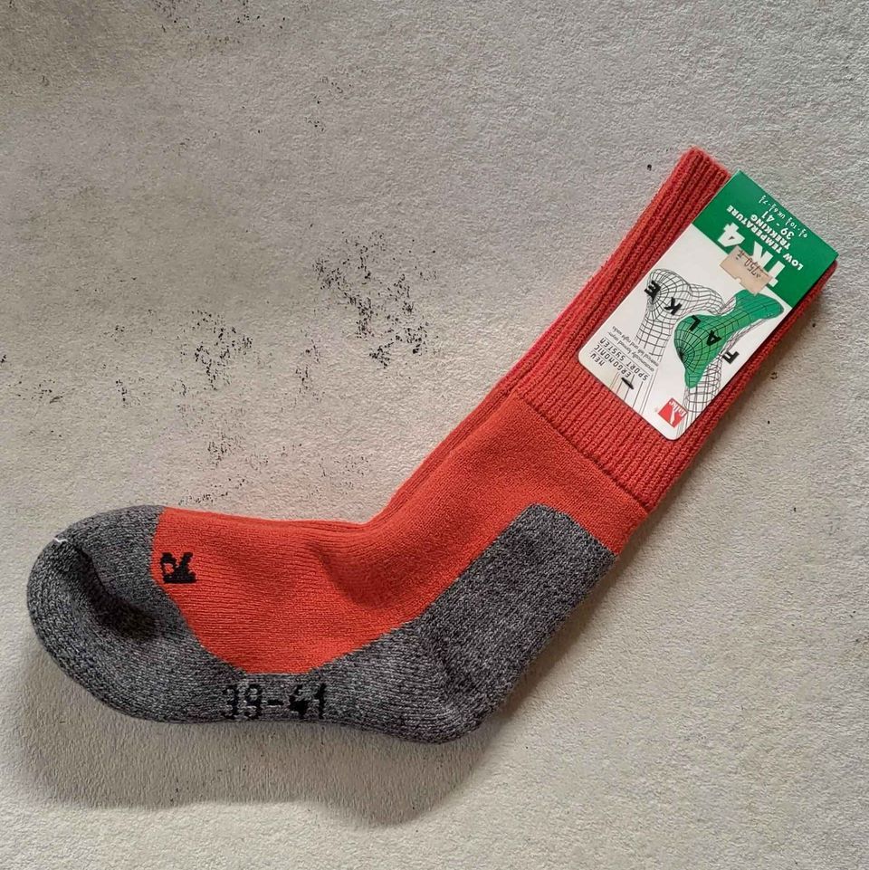 FALKE 登山健行襪 TK4 左右腳
