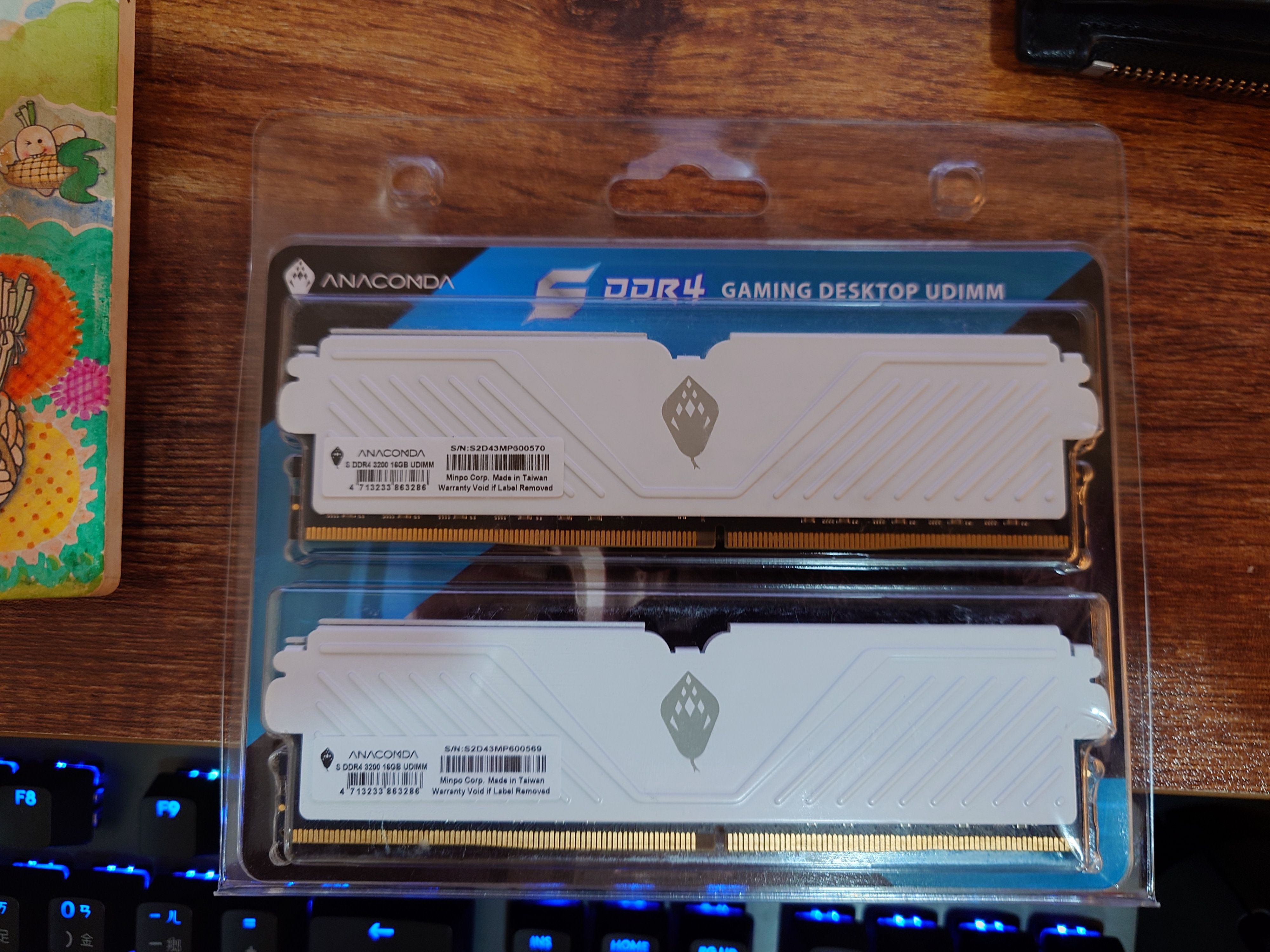 巨蟒  16gx2 ddr4-3200 白色散熱片共32G