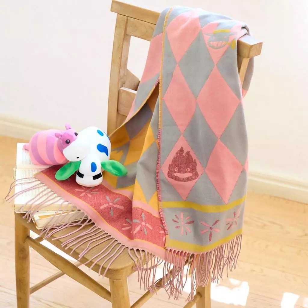 現貨2 ￼日本 霍爾的移動城堡 冬季 期間限定 圍巾 披肩 毯子斗篷 交換