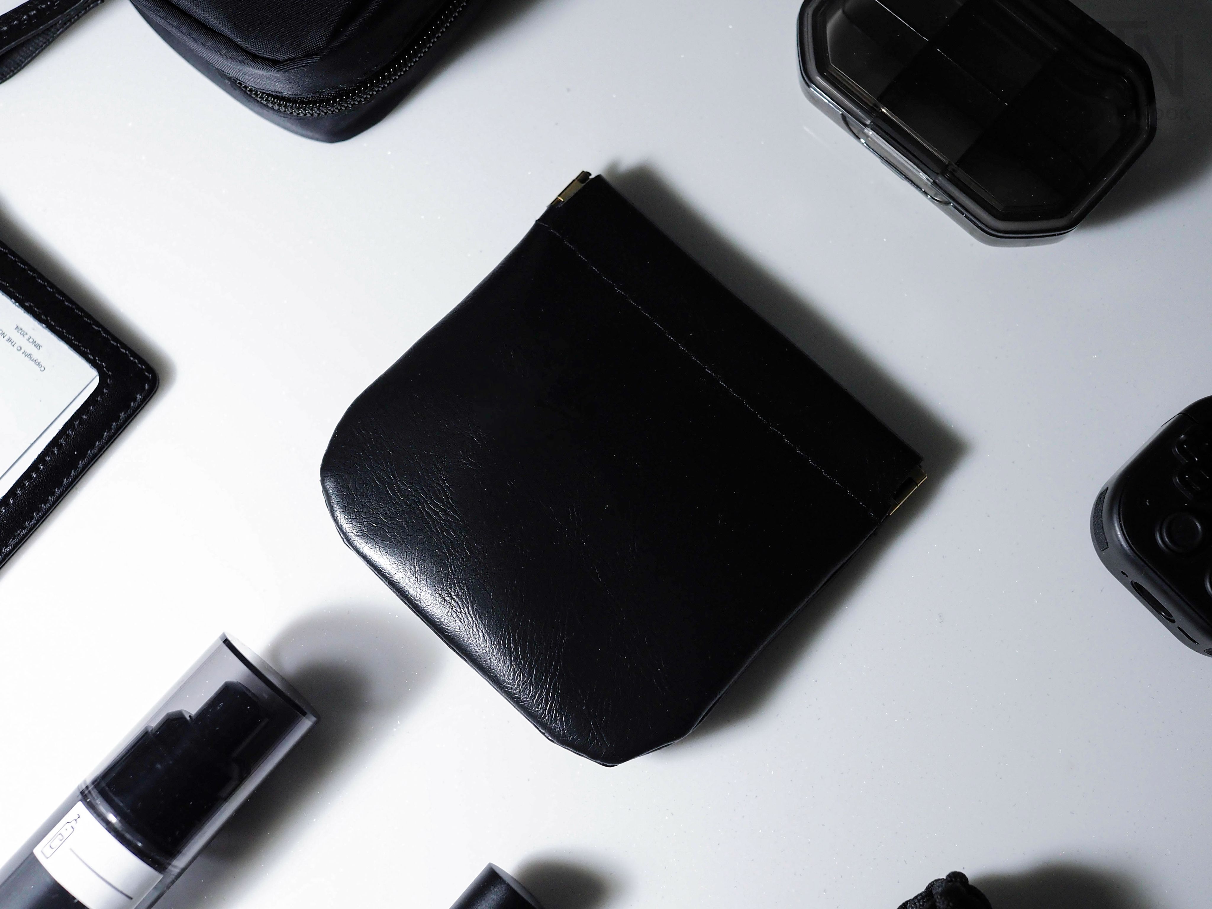 THE NOOK | 自動閉合彈片收納包