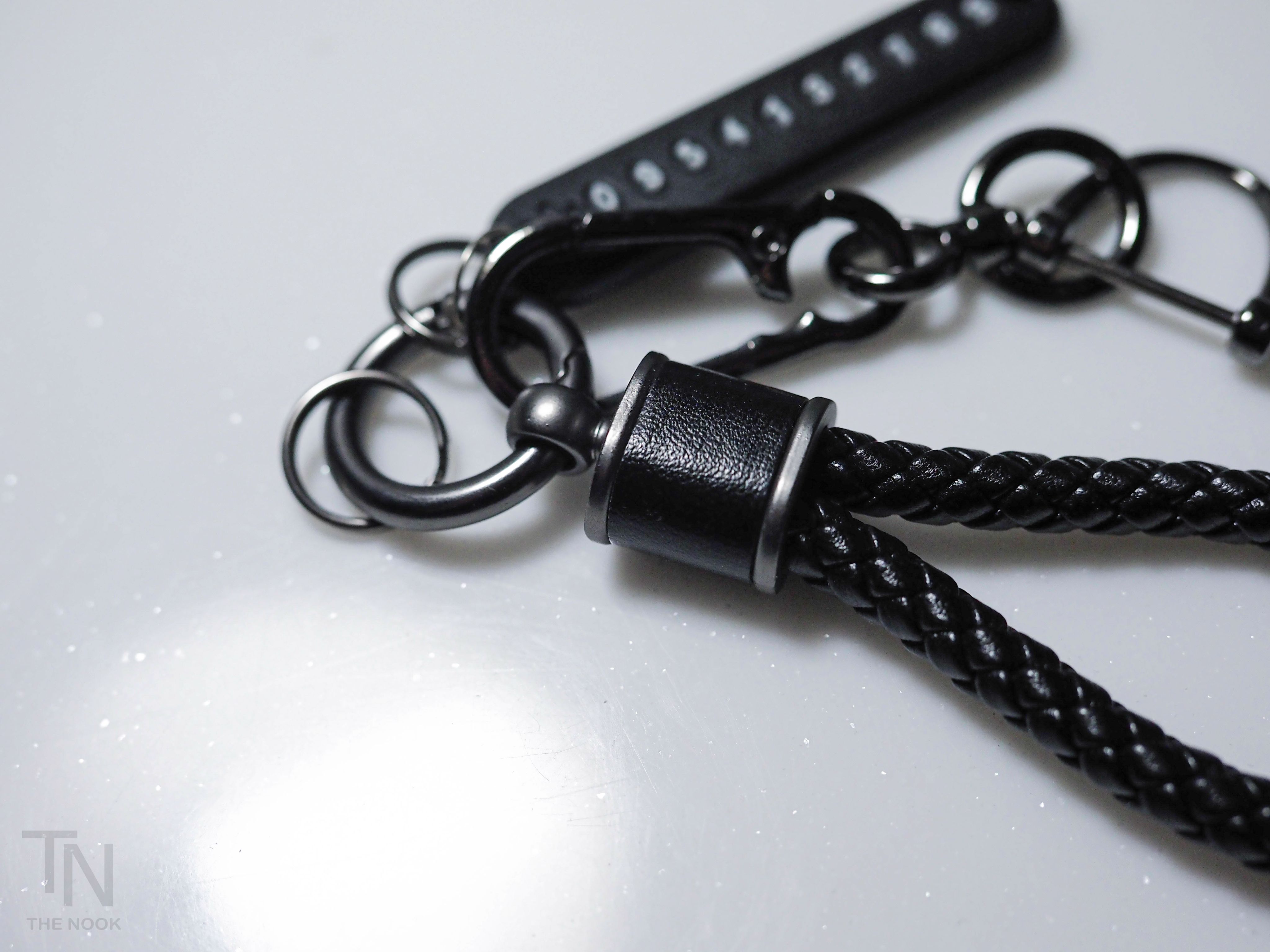 THE NOOK | 黑色鋅合金編織繩鑰匙扣 防遺失扣環 手機號碼鑰匙圈 行李箱扣 [台灣現貨]
