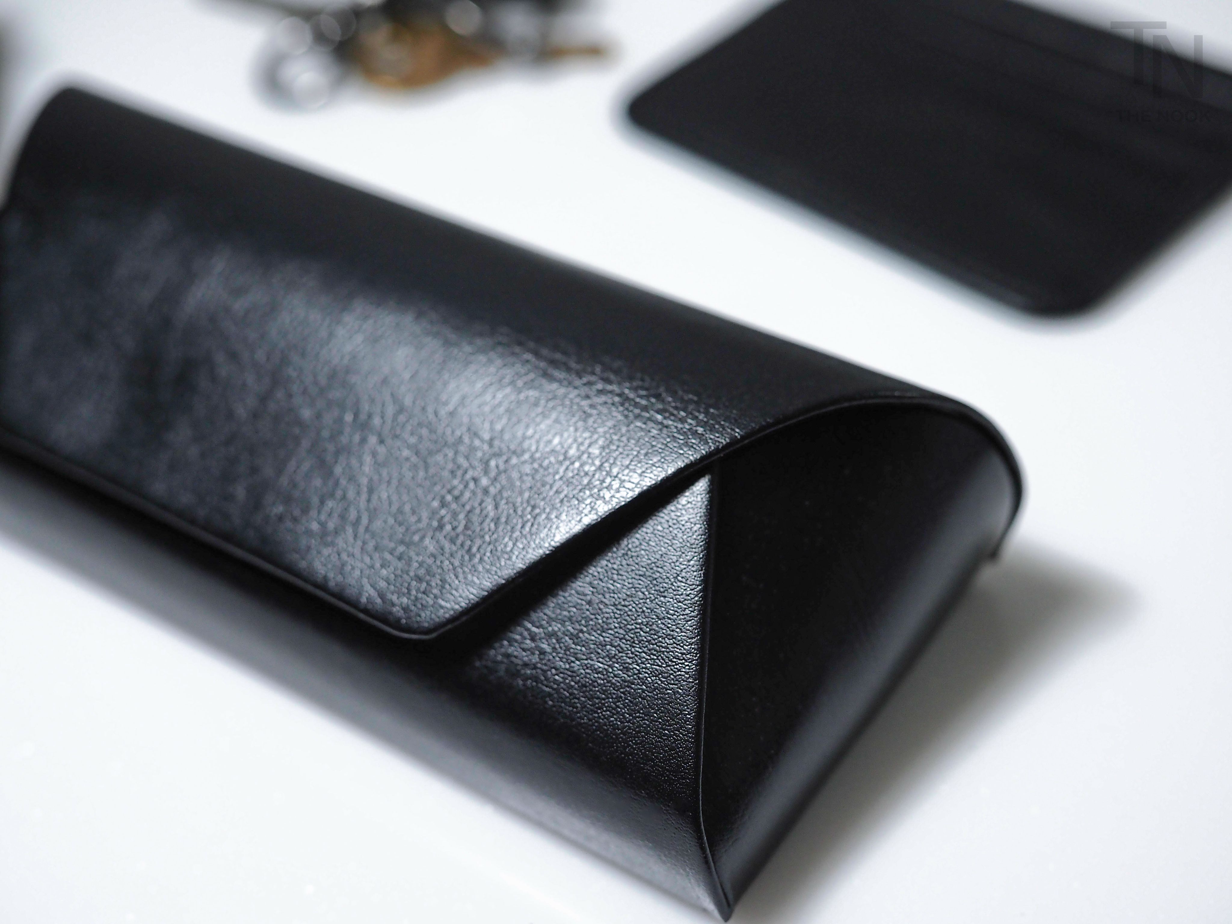 [THE NOOK] | 黑色硬殼防壓眼鏡盒B款 皮革復古 磁吸閉合 （附送一條眼鏡布）  [台灣現貨]