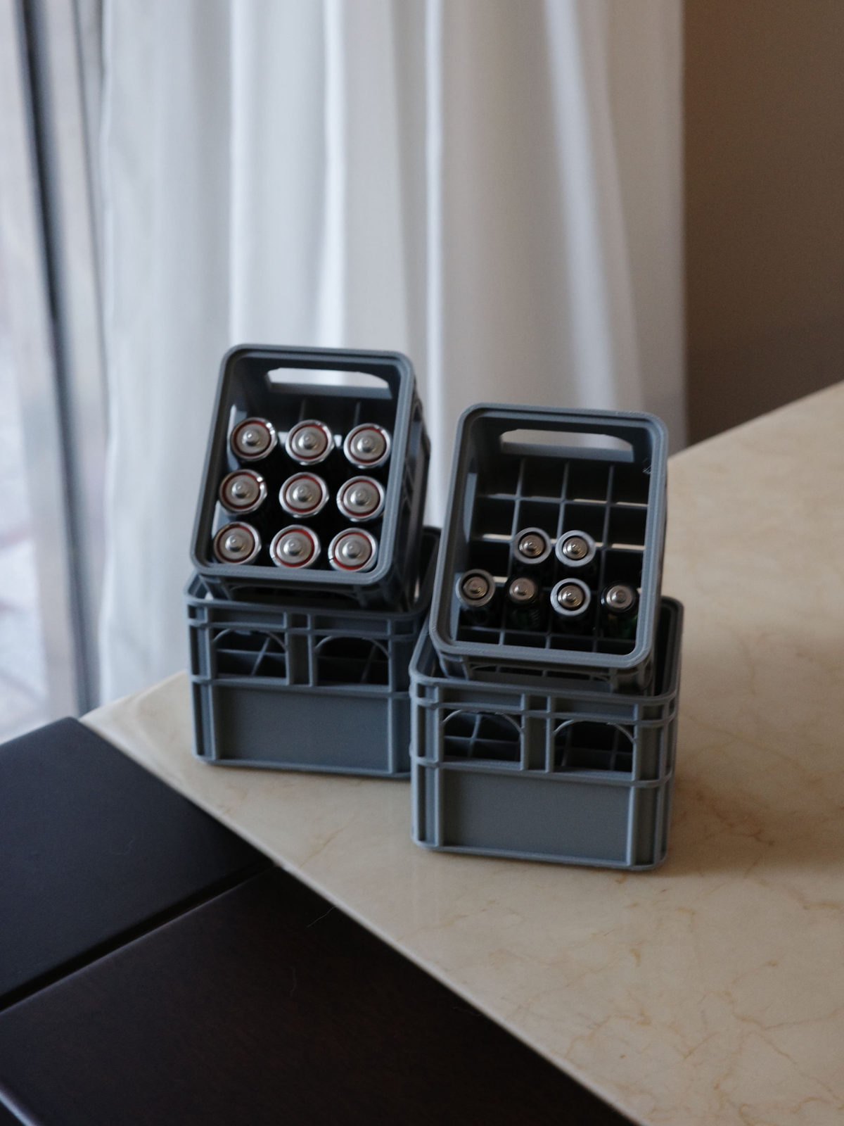 可堆疊啤酒箱電池盒