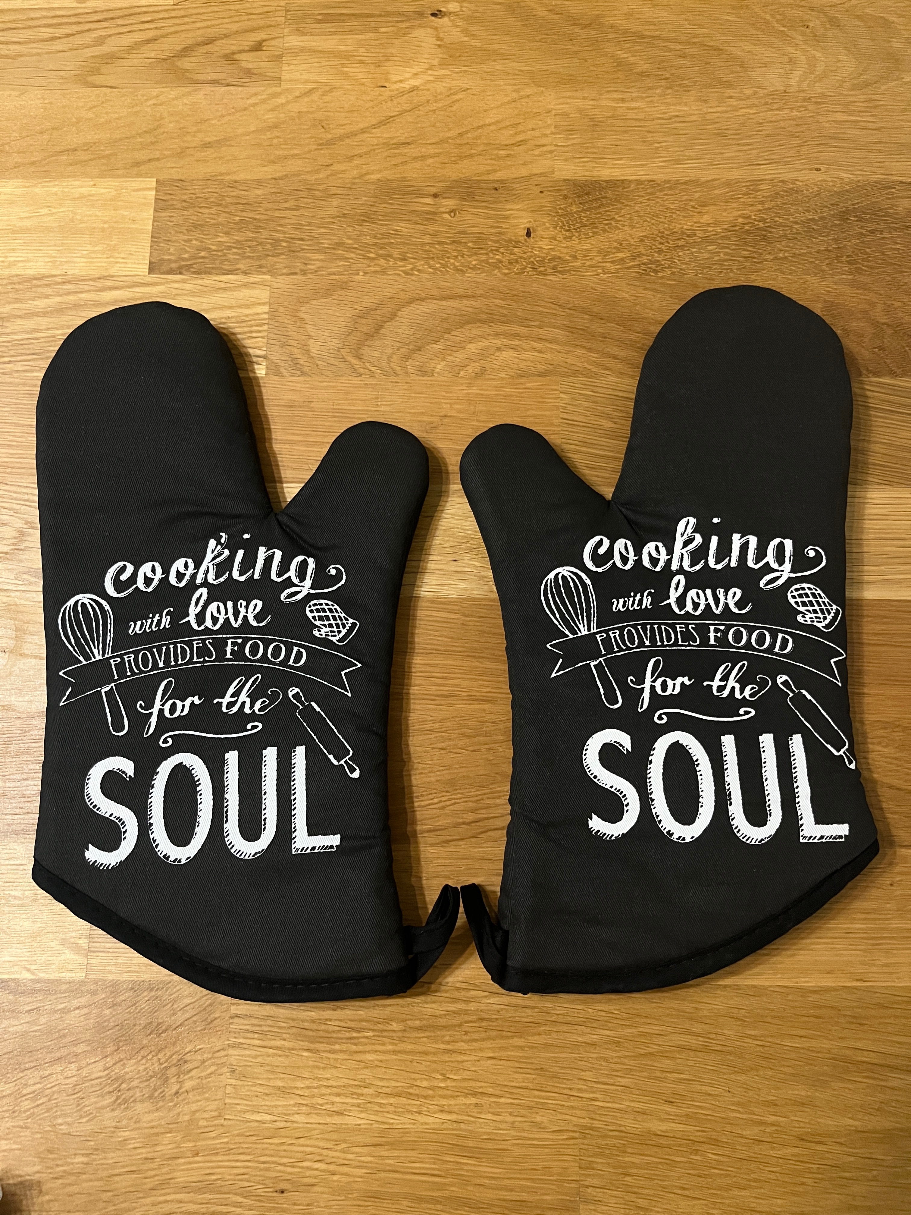 【現貨】料理魂隔熱手套一雙 cooking with love for the soul