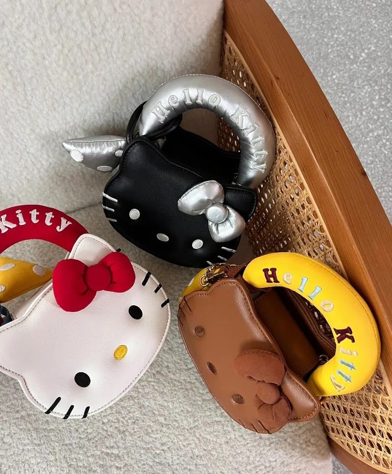 HELLO KITTY 夾心餅乾 迷你鍊條包 預購 三色