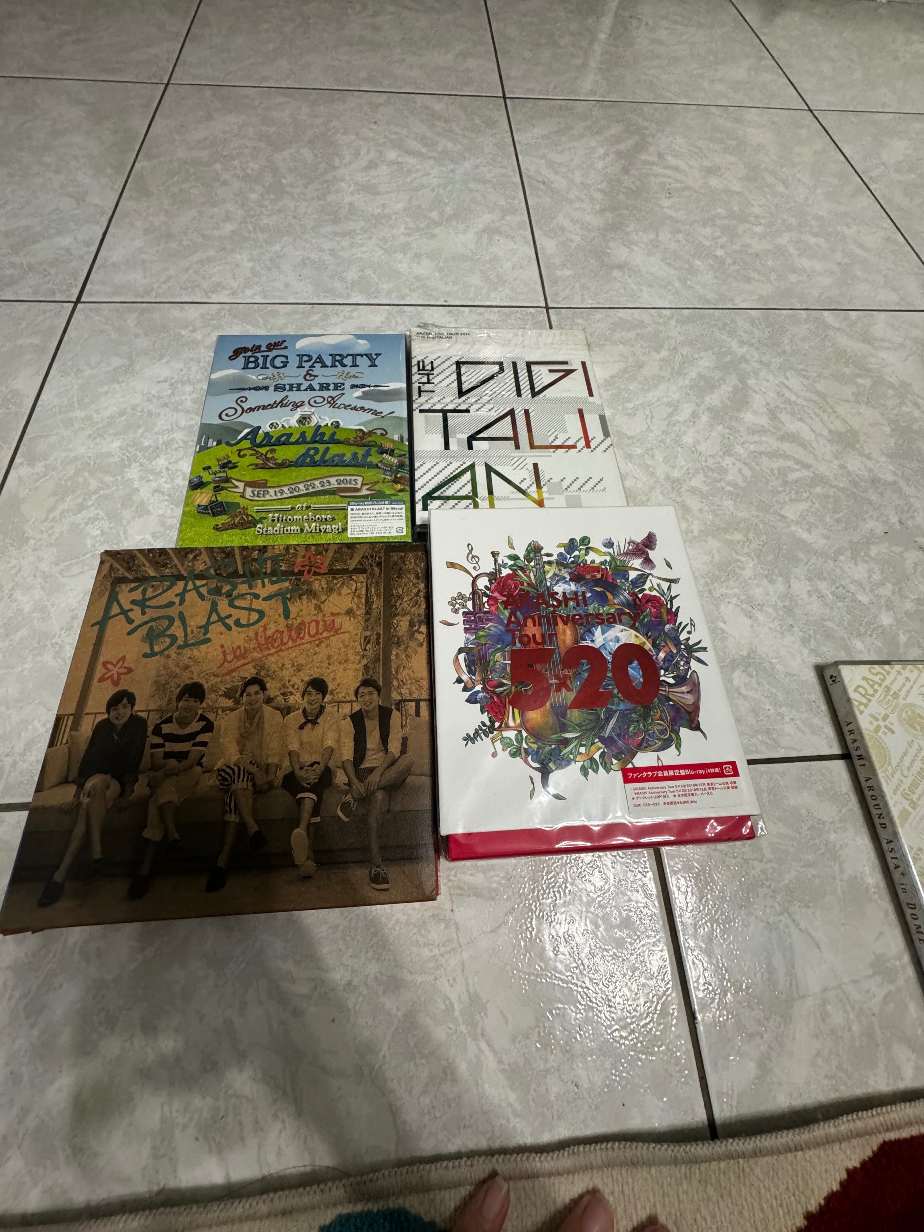 各式演唱會藍光或DVD