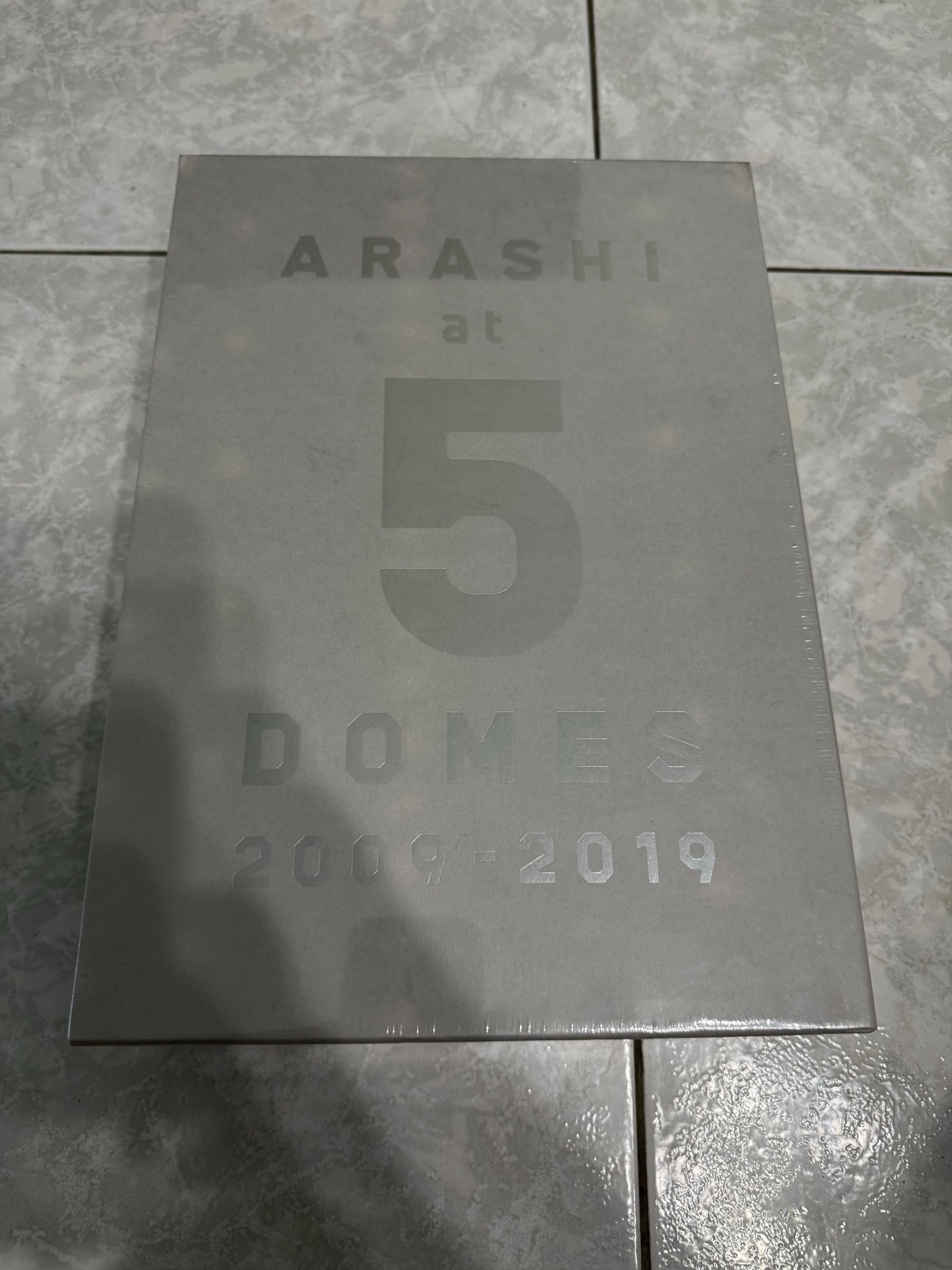 ARASHI At 5 DOMES寫真書