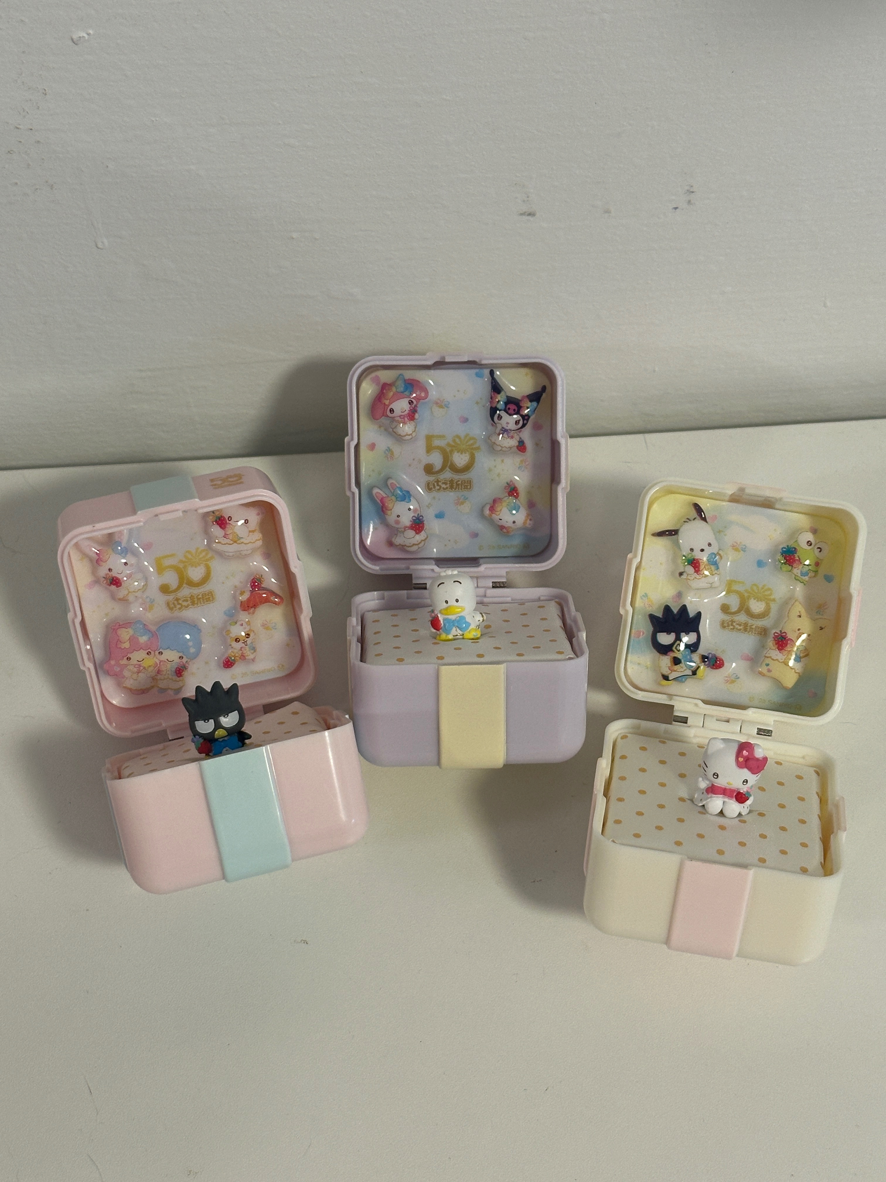 現貨｜三麗鷗草莓新聞50週年戒指盲盒 確認款