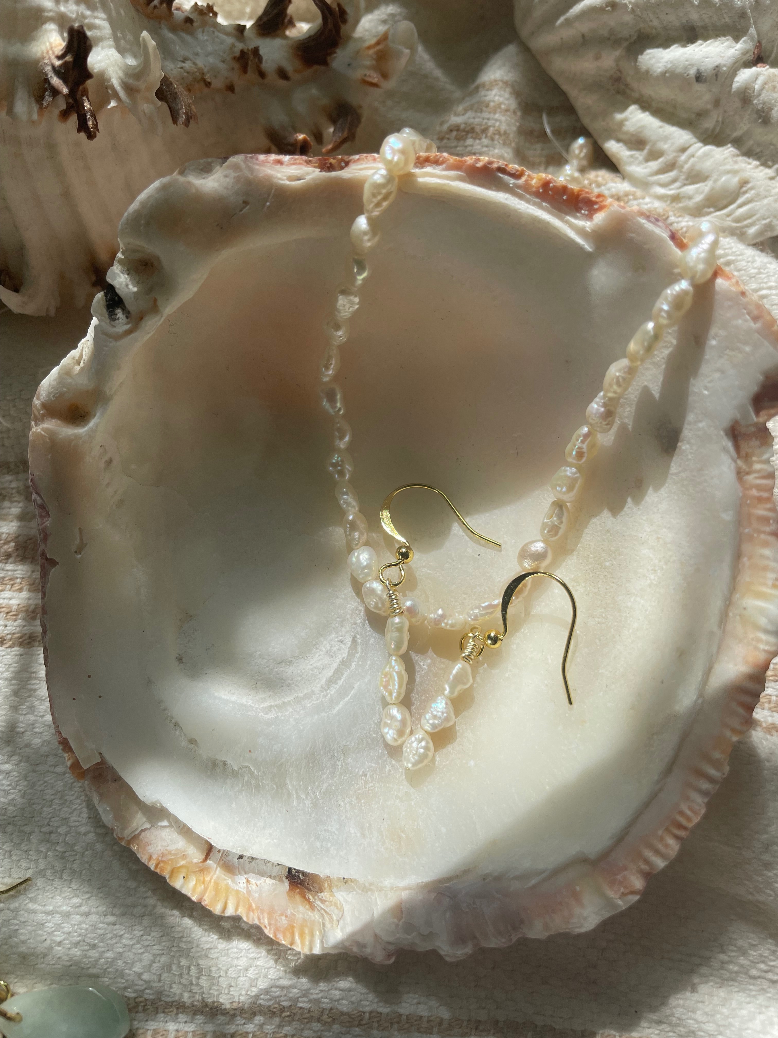 小珍珠耳環 Mini pearl earrings