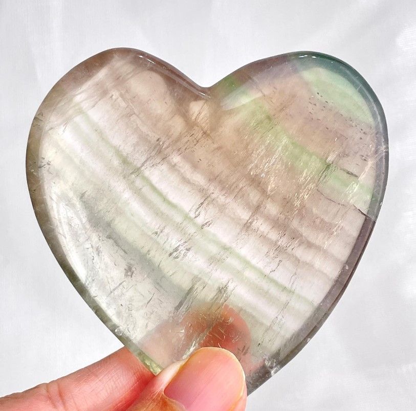 [594]超透紫綠螢石愛心碗 （ 7折 ）