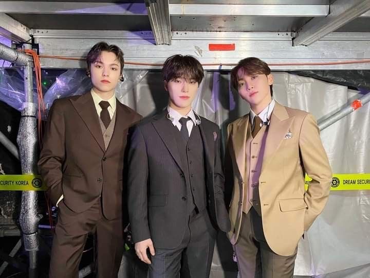 98 line 🍊🐻‍❄️🦦