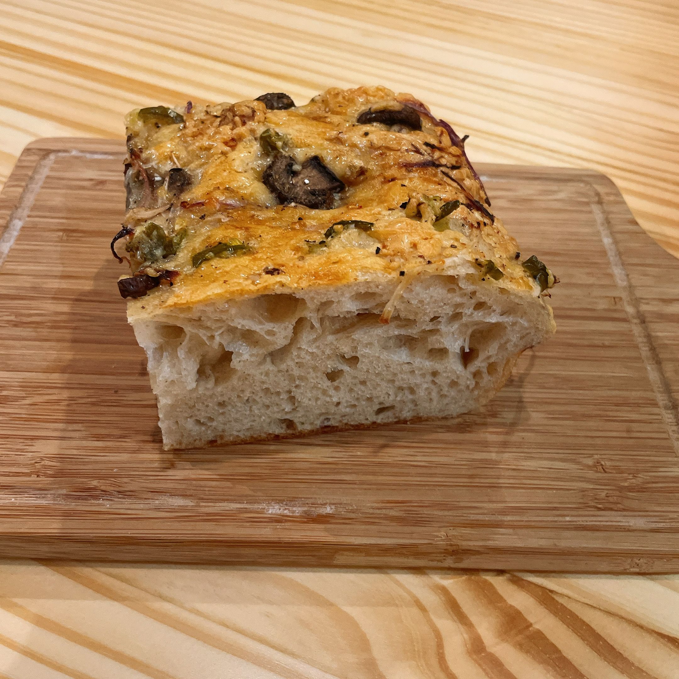 裸麥蒜辣蘑菇帕瑪森佛卡夏 （低油無糖無蛋）五辛素 奶素