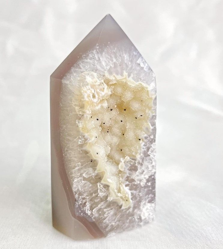 [697]芝麻軟糖瑪瑙能量柱 （ 7折 ）