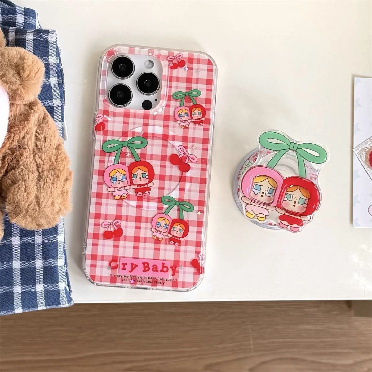 可爱格紋櫻桃哭娃手機殼+磁吸支架