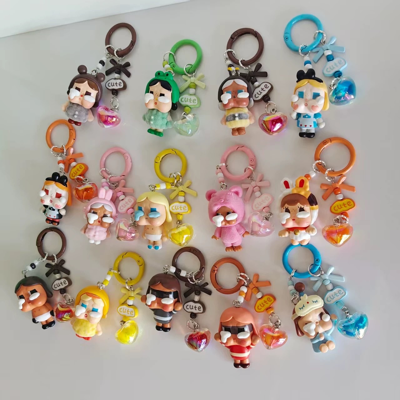 哭娃水晶愛心吊飾