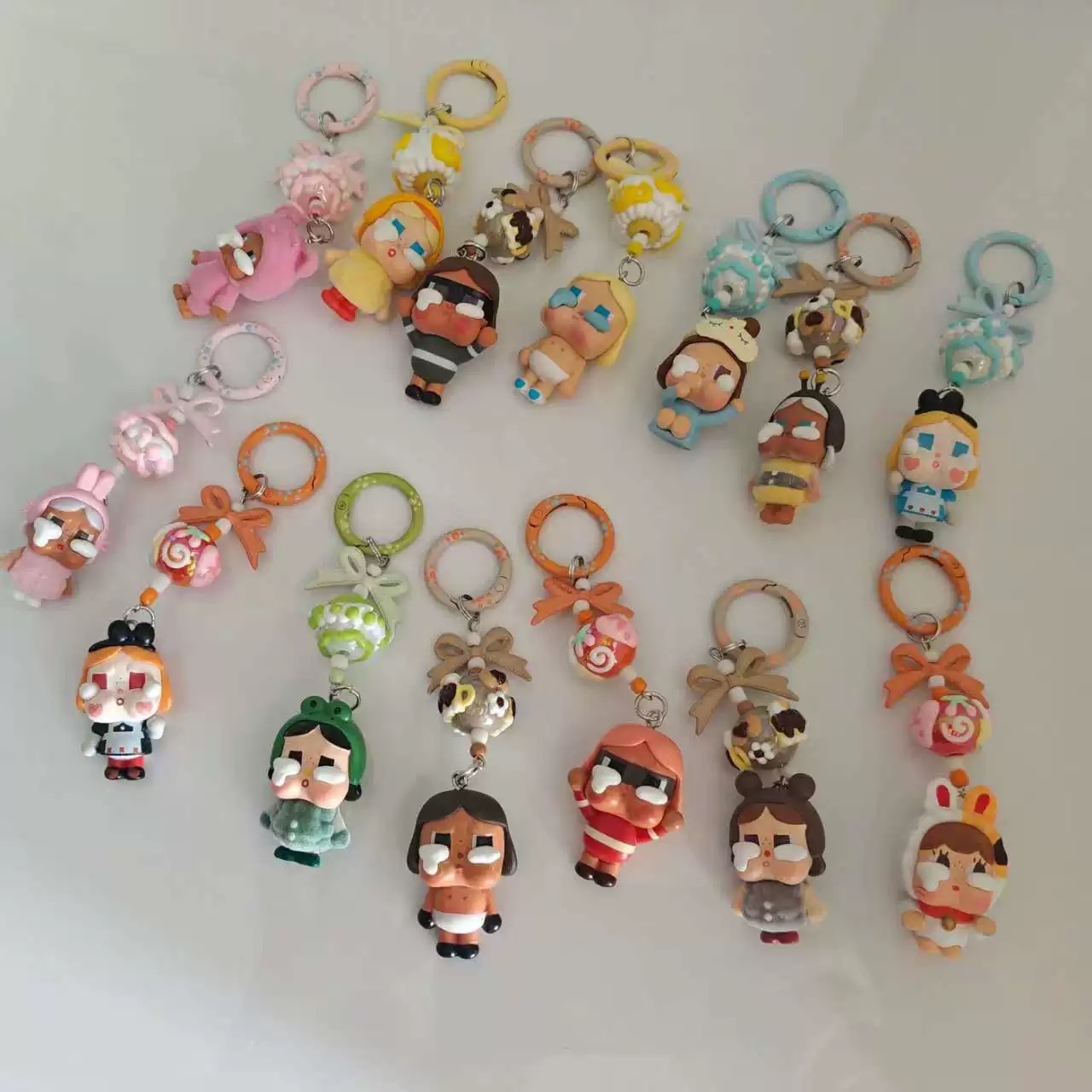 哭娃巧克力串珠吊飾