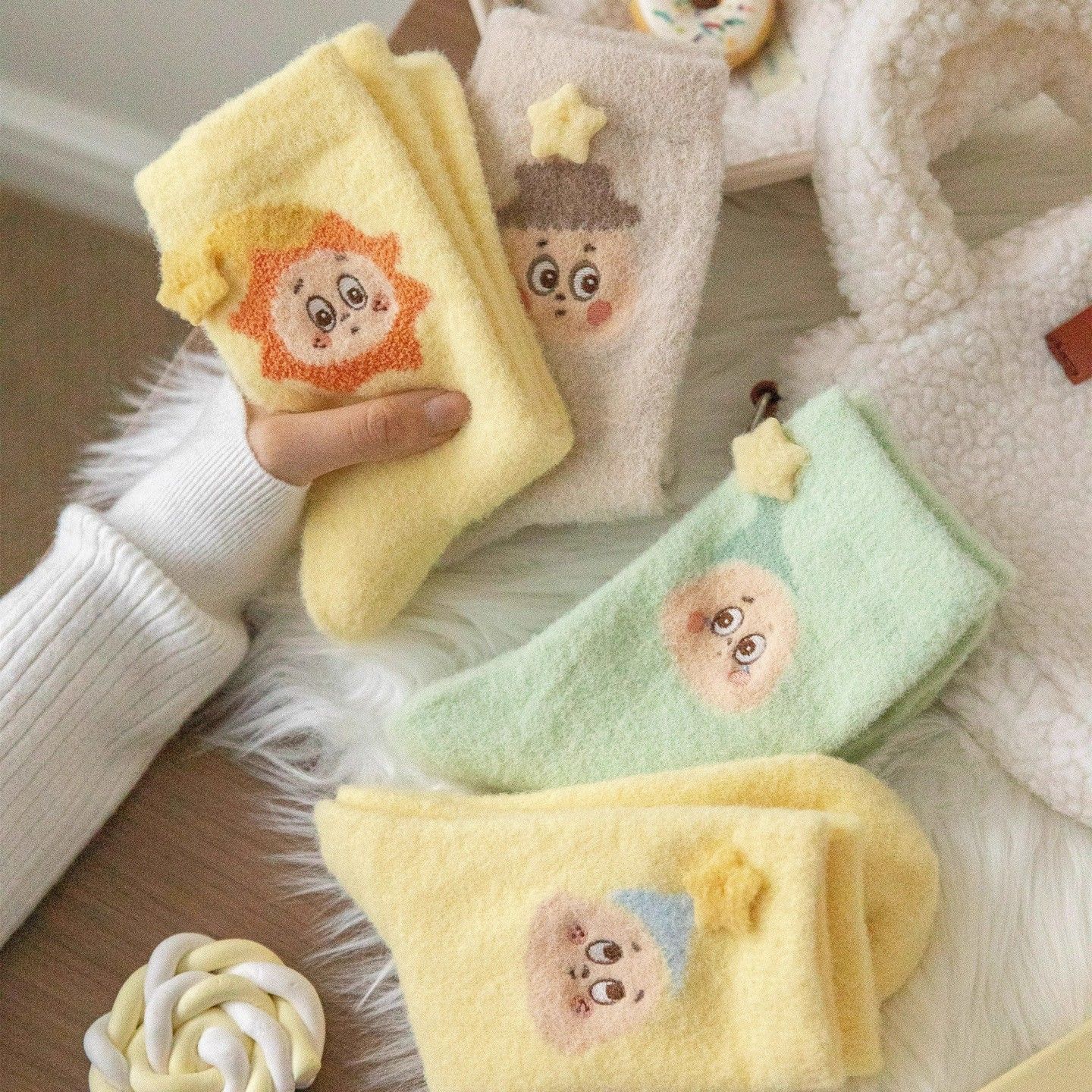 超可愛的星星人珊瑚絨毛襪 #超級保暖