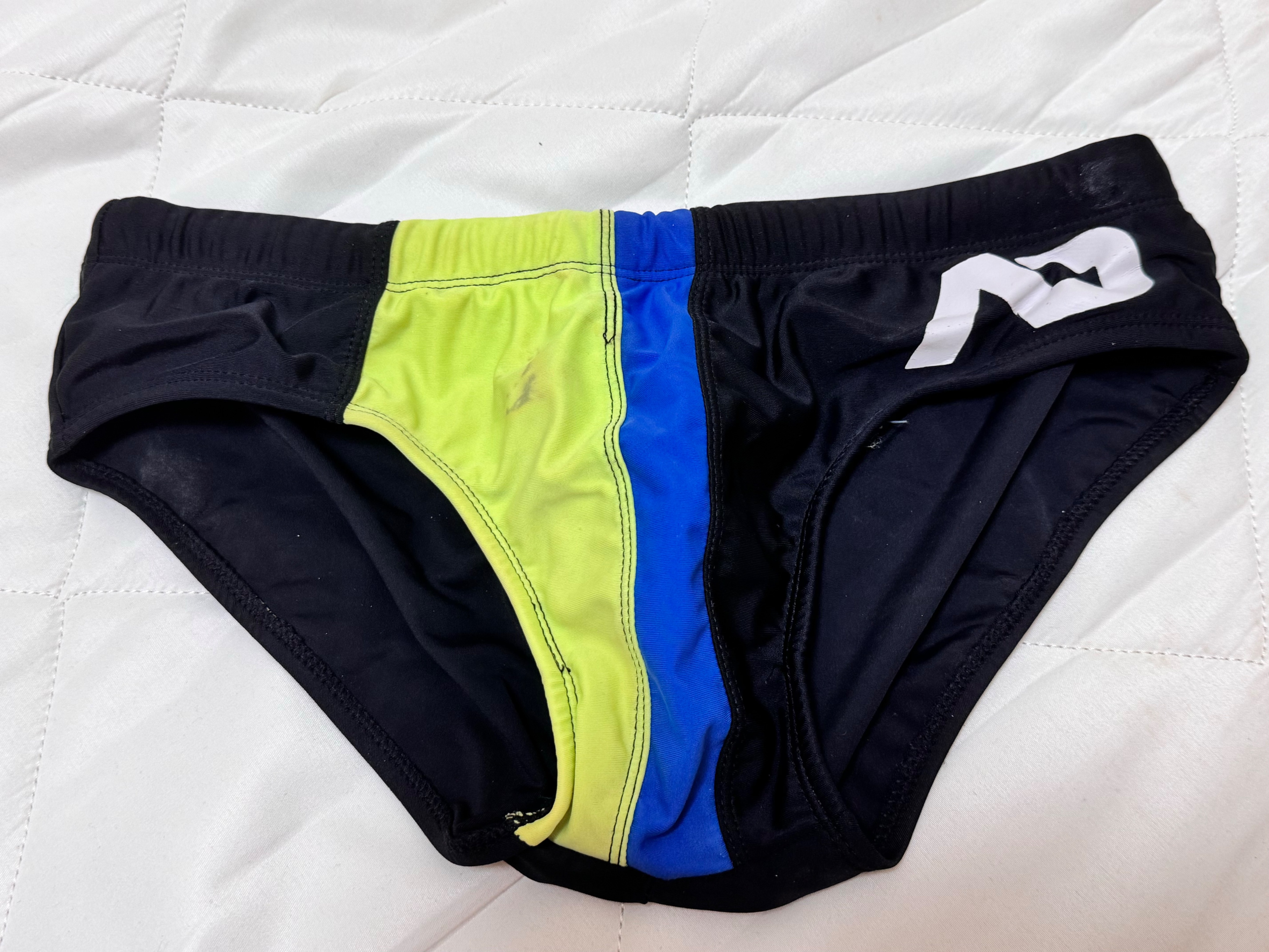 ADDICTED黑三角泳褲