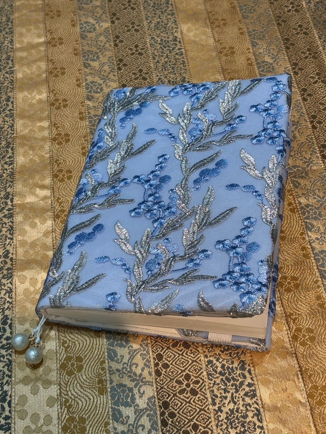 青蘭刺繡（藍） 手工布書衣